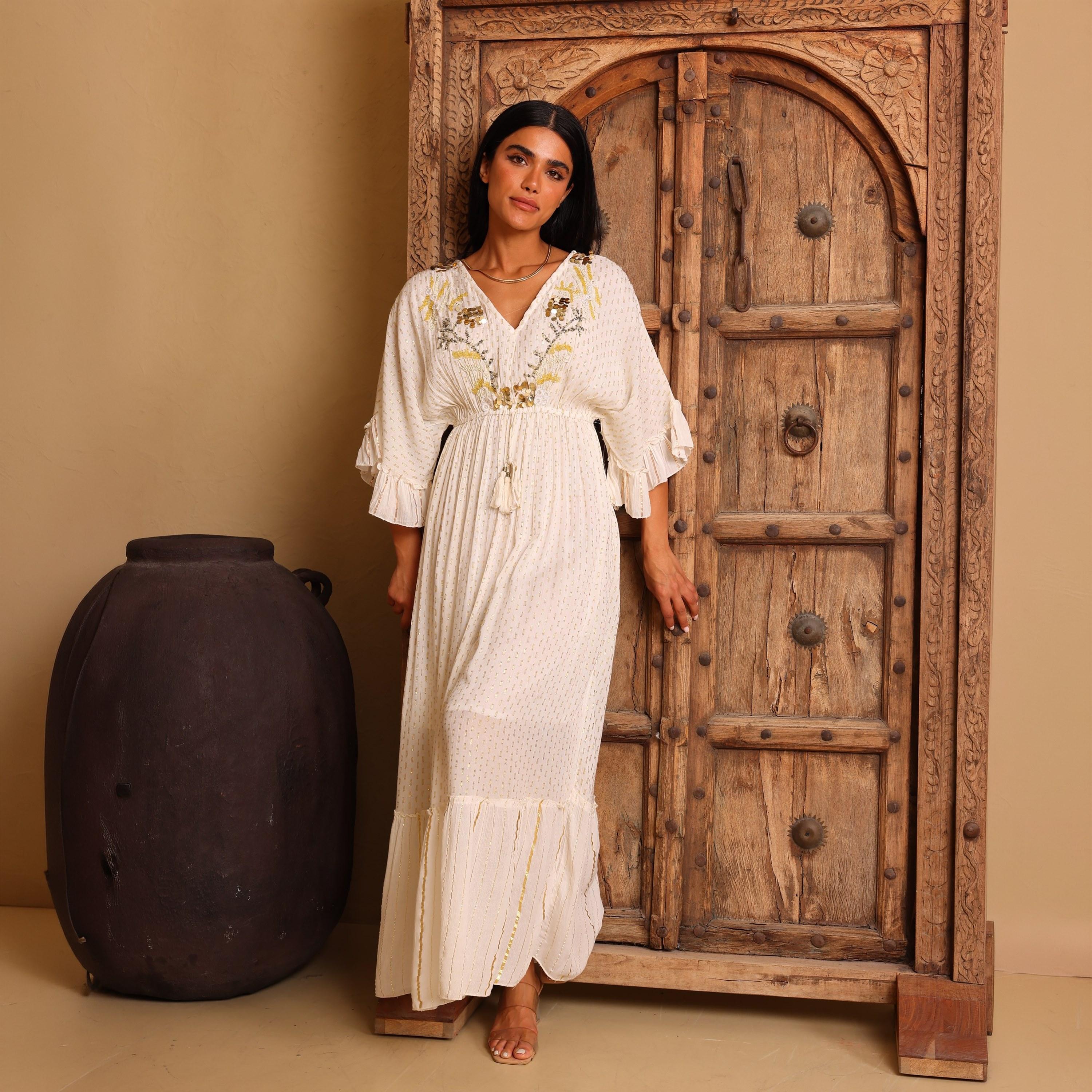 جلابية نسائية بطبقات وأكمام كشكش معدنية مع صدرية مطرزة بالخرز من إيككسا-women-arabicclothing-jalabiyas-image-11