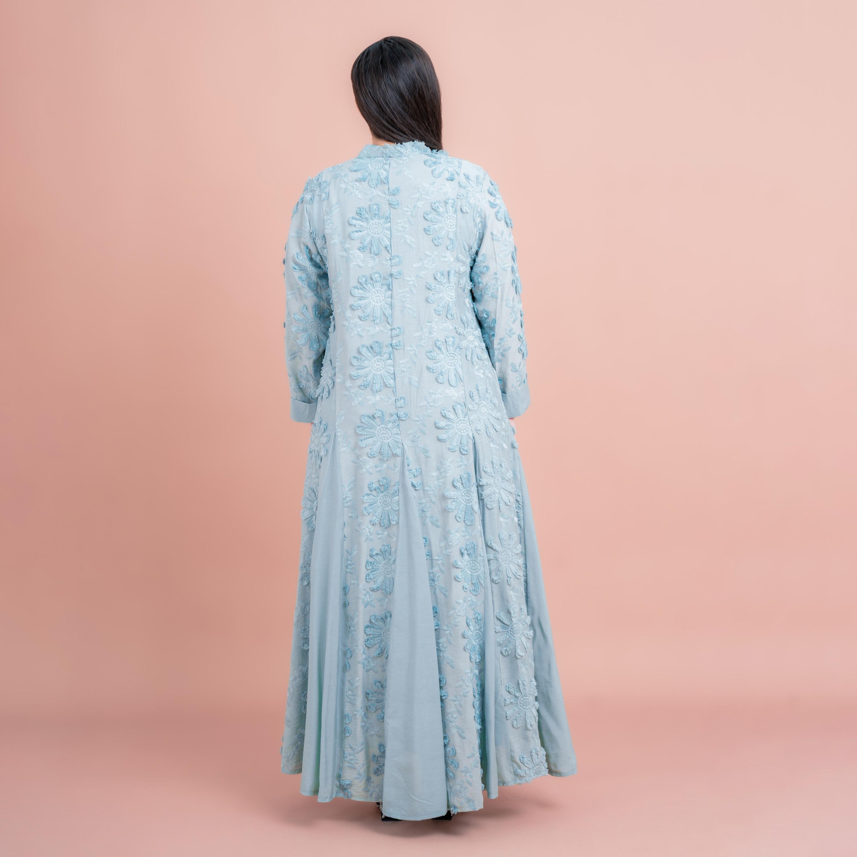 جلابية واسعة مطرزة بالزهور مع ألواح جوديت للنساء من اي كيه كيه اكس ايه-women-arabicclothing-jalabiyas-image-4