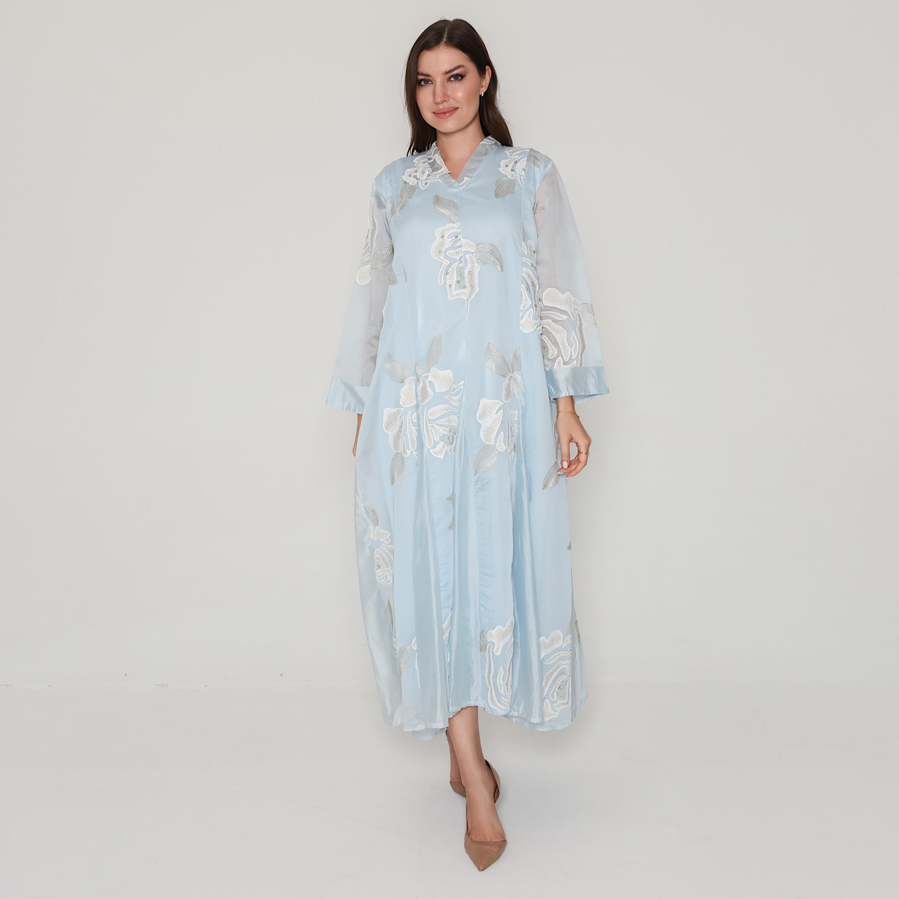 جلابية نسائية مطرزة بالزهور مع ألواح جوديت من إيككسا-women-clothing-dresses-image-1