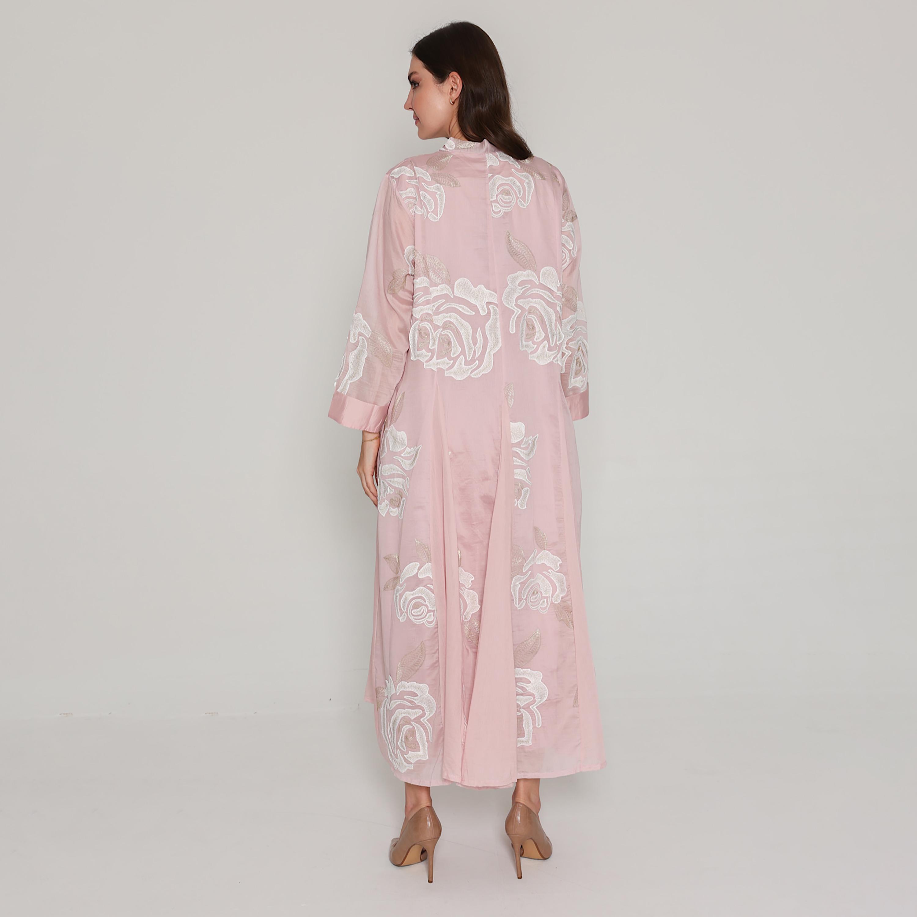 جلابية نسائية مطرزة بالزهور مع ألواح جوديت من إيككسا-women-clothing-dresses-image-12