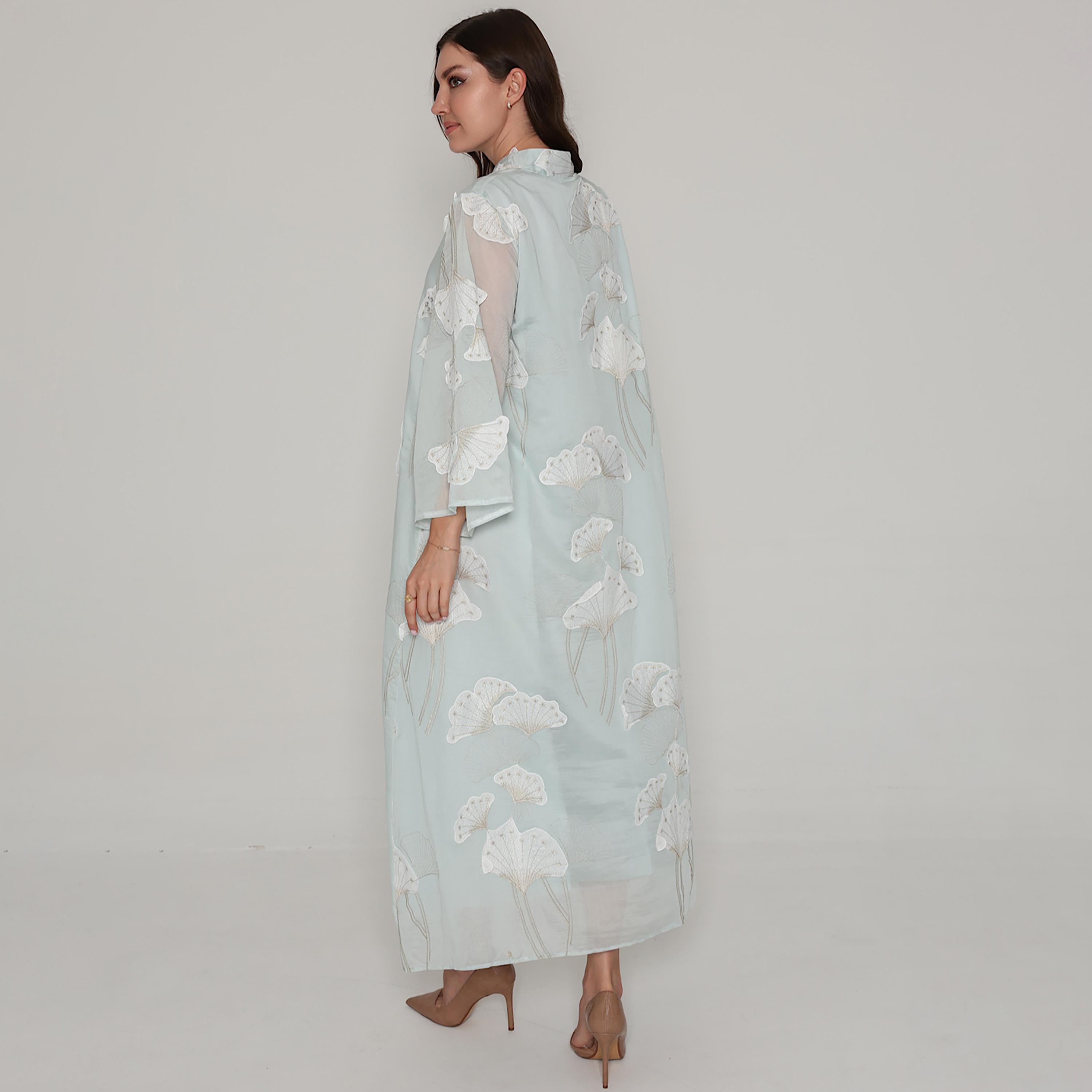 جلابية نسائية مطرزة بالزهور مع أحجار الراين وياقة ماندرين وأكمام واسعة من إيككسا-women-clothing-dresses-image-4