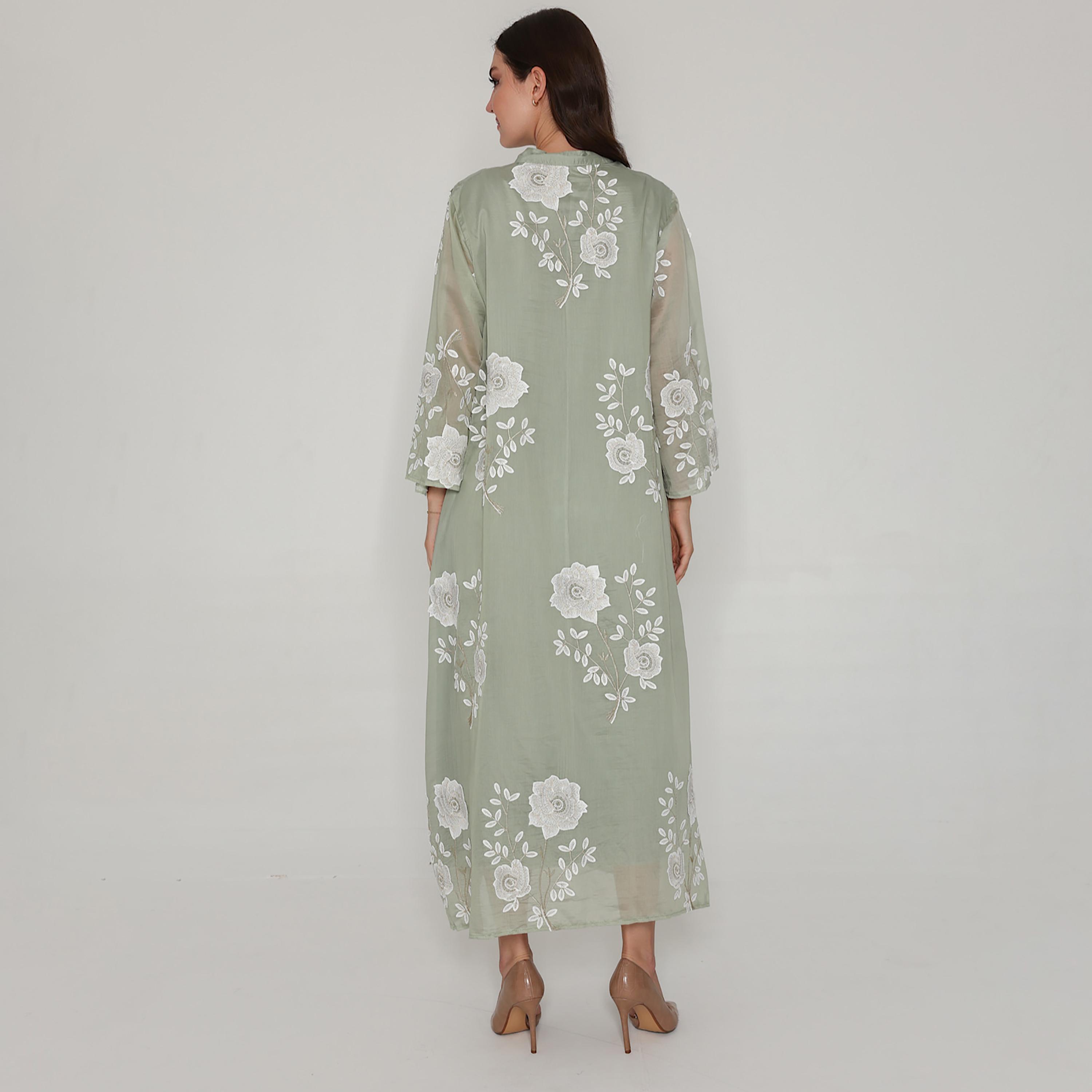 جلابية نسائية مطرزة بالزهور مع أحجار الراين وياقة ماندرين وأكمام واسعة من إيككسا-women-arabicclothing-jalabiyas-image-4