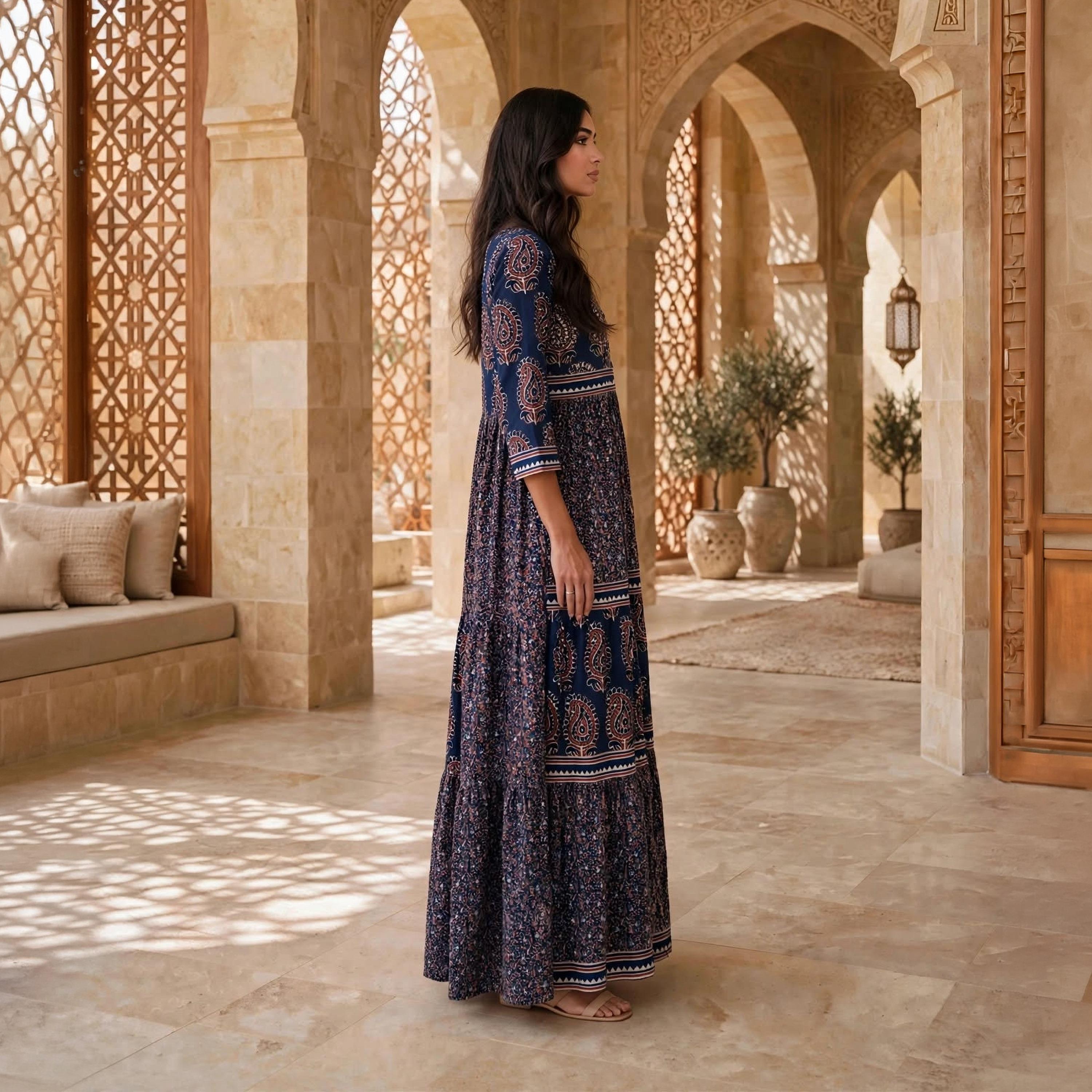 جلابية حريمي بطبقات بطبعة بيزلي إثنية من إيكسا-women-arabicclothing-jalabiyas-image-4