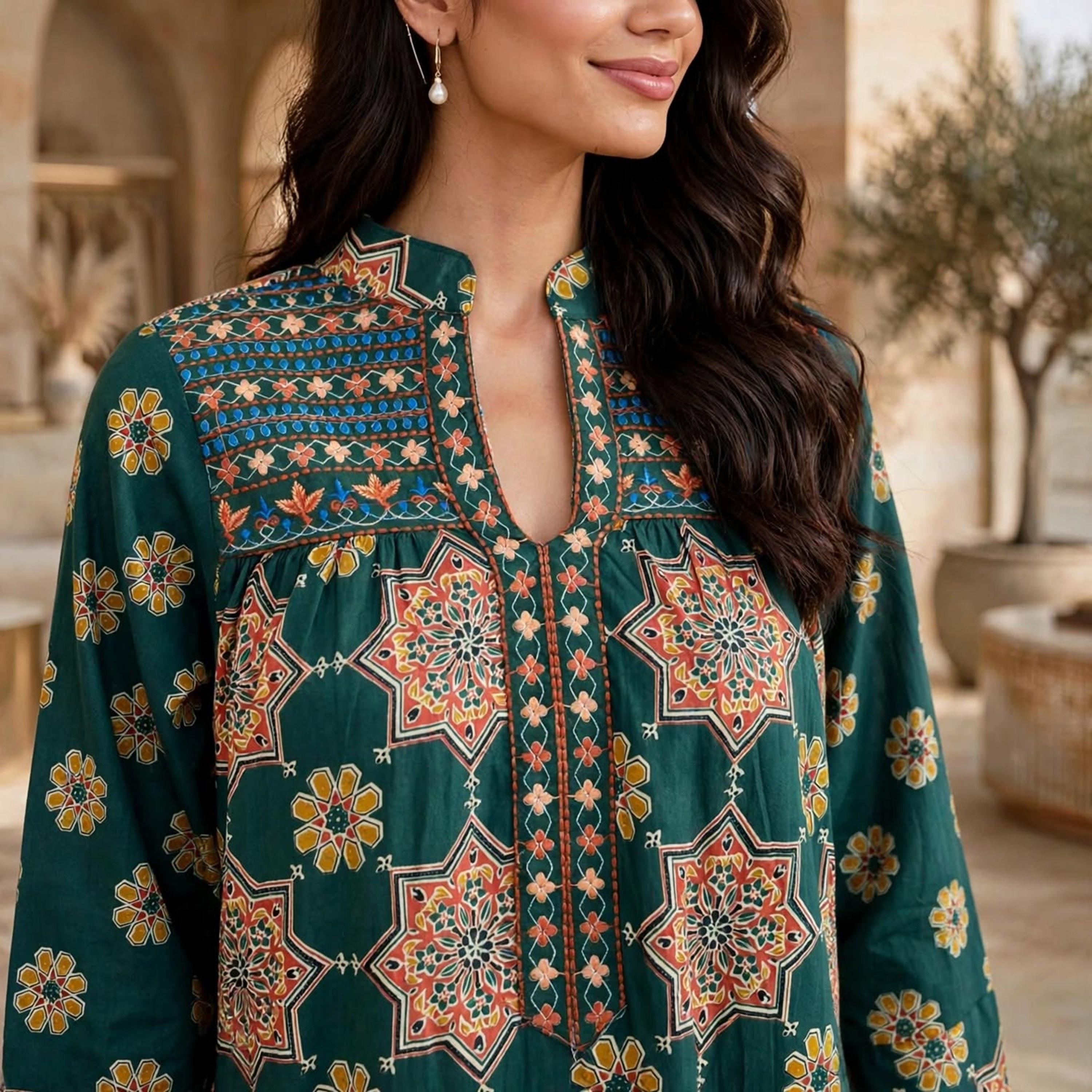 جلابية حريمي بطبعة هندسية وياقة ماندرين من إيكسا-women-arabicclothing-jalabiyas-image-12