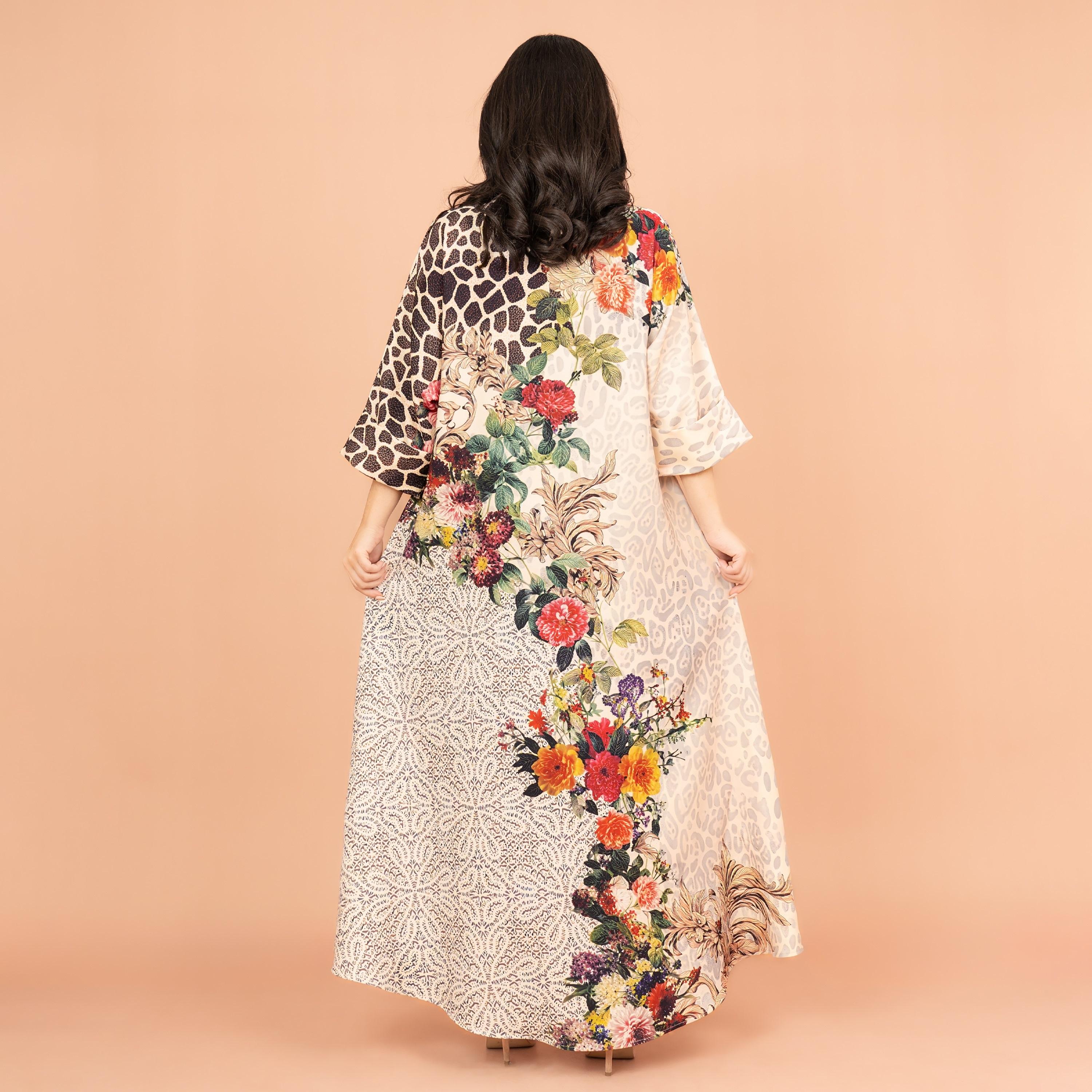 جلابية نسائية احتفالية بطبعات زهور ومزينة باللؤلؤ بأكمام قابلة للطي من IKKXA-women-arabicclothing-jalabiyas-image-3