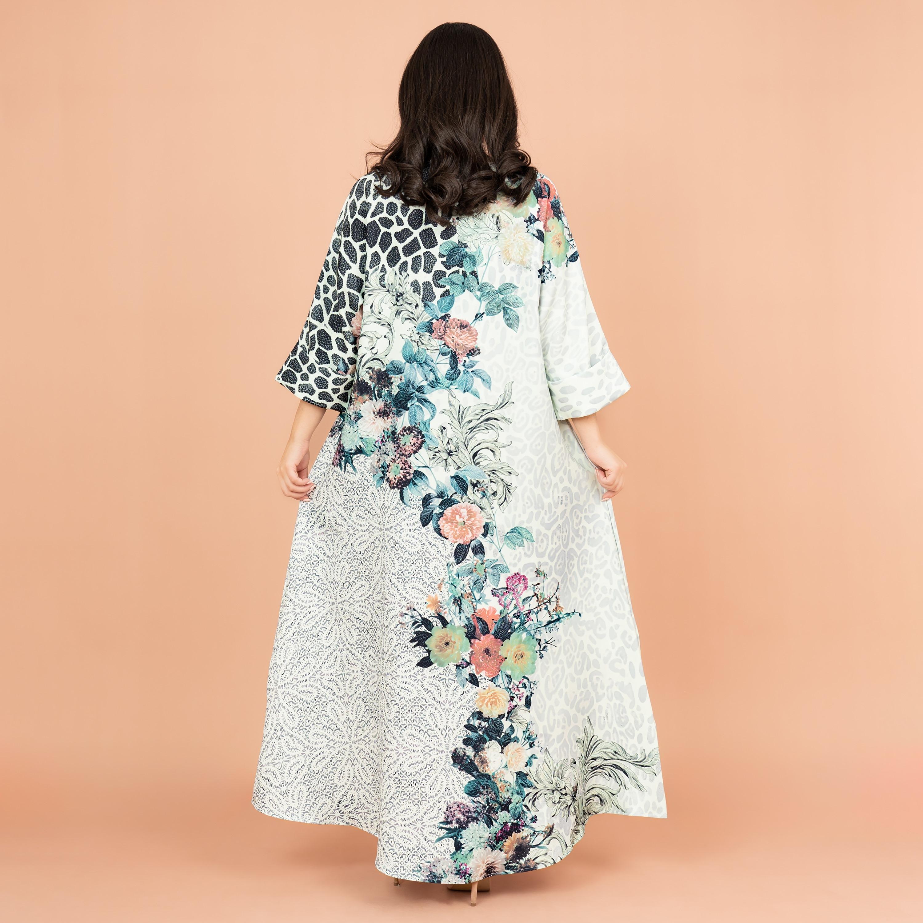 جلابية نسائية احتفالية بطبعات زهور ومزينة باللؤلؤ بأكمام قابلة للطي من IKKXA-women-arabicclothing-jalabiyas-image-13