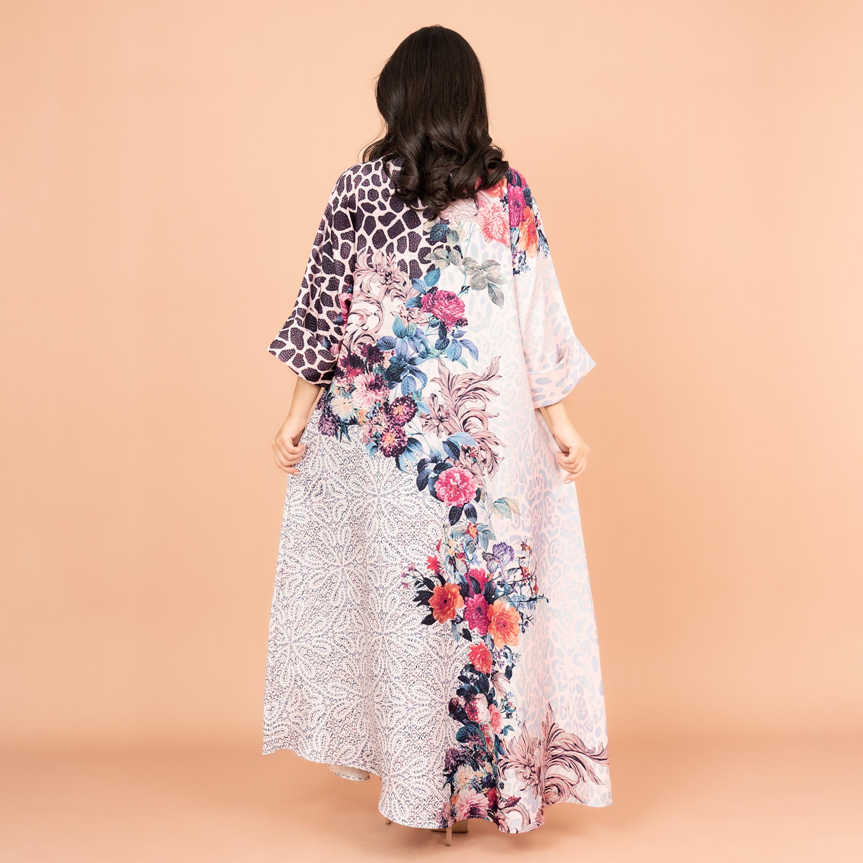 جلابية نسائية احتفالية بطبعات زهور ومزينة باللؤلؤ بأكمام قابلة للطي من IKKXA-women-arabicclothing-jalabiyas-image-8