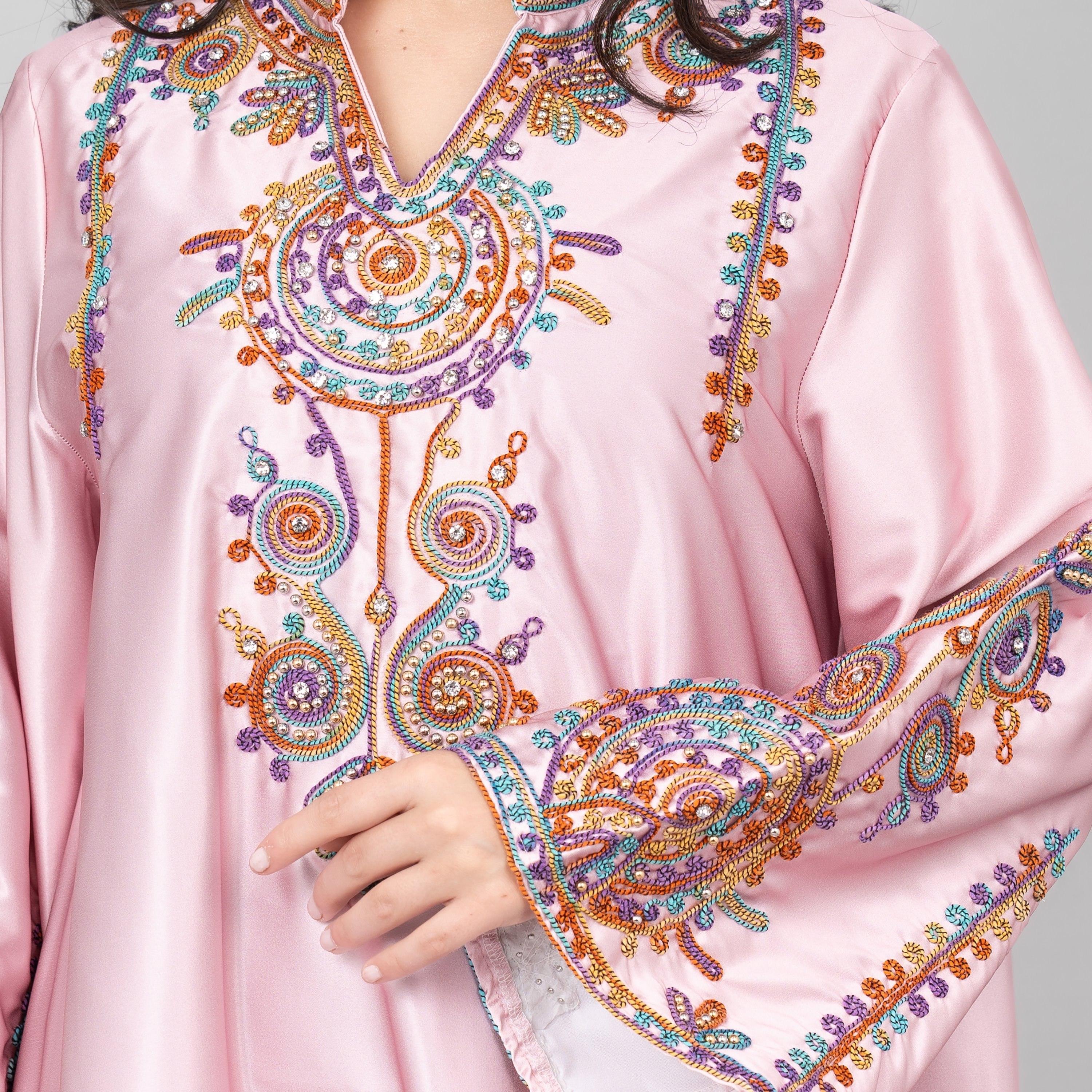 جلابية نسائية مطبوعة ومطرزة بأكمام واسعة من الساتان اللامع من إككسا-women-arabicclothing-jalabiyas-image-2