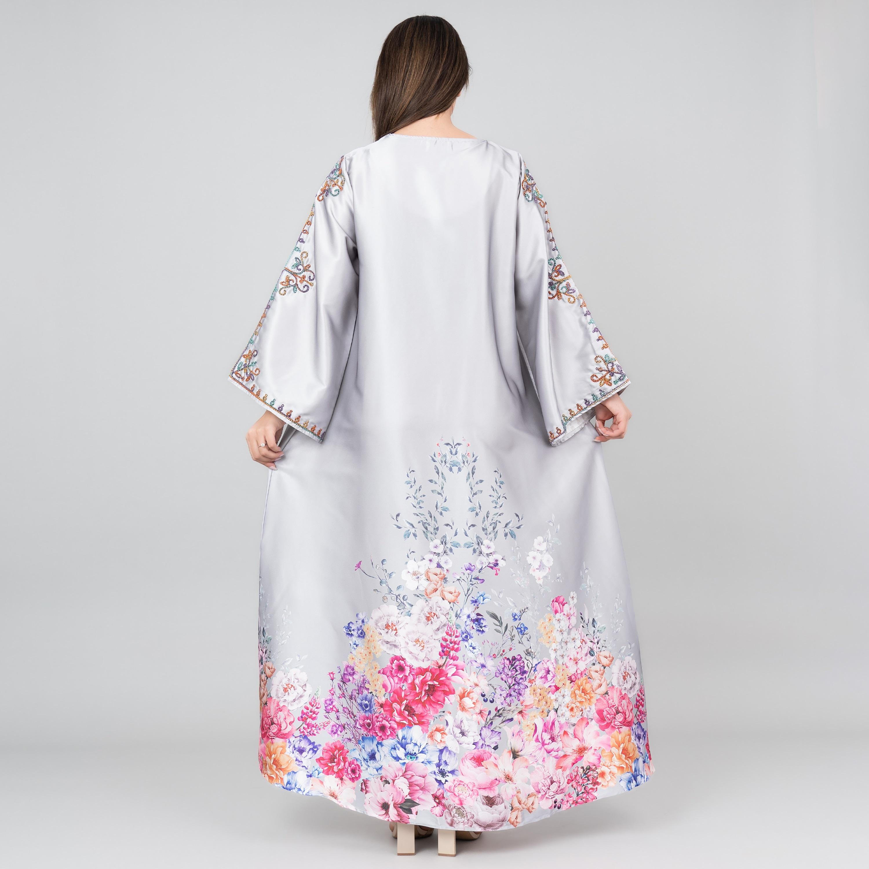 جلابية نسائية بأكمام واسعة وطبعة زهور ومطرزة بالكريستال من إككسا-women-arabicclothing-jalabiyas-image-4
