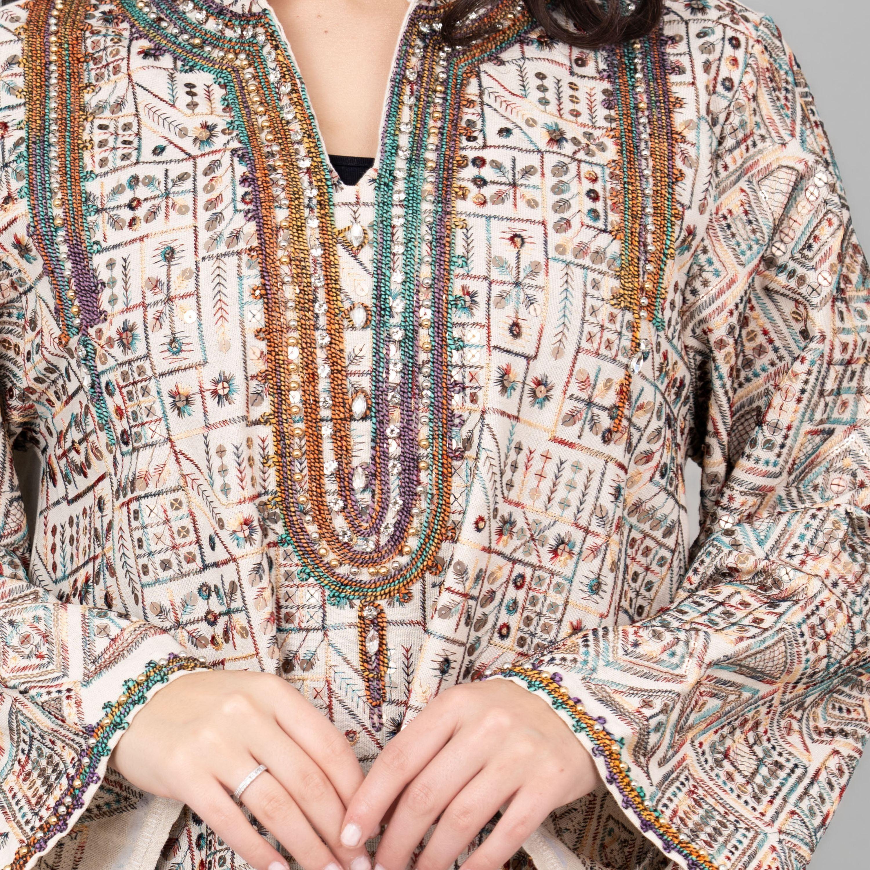جلابية نسائية من الكتان باللون البيج الأنيق مطرزة بالترتر من إككسا-women-arabicclothing-jalabiyas-image-2
