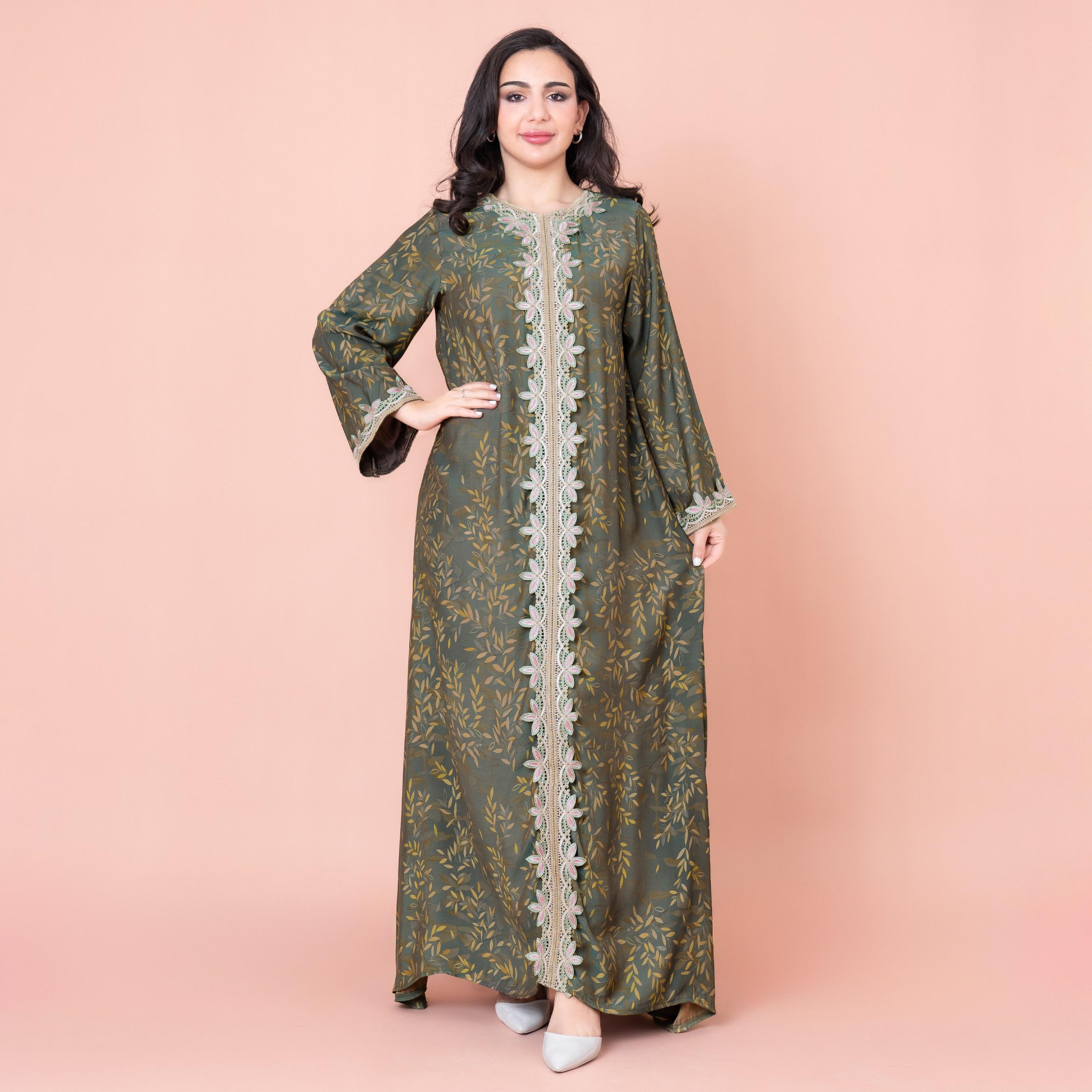 جلابية مزينة بأوراق شجر ومطرزة من إيككسا-women-arabicclothing-jalabiyas-image-1