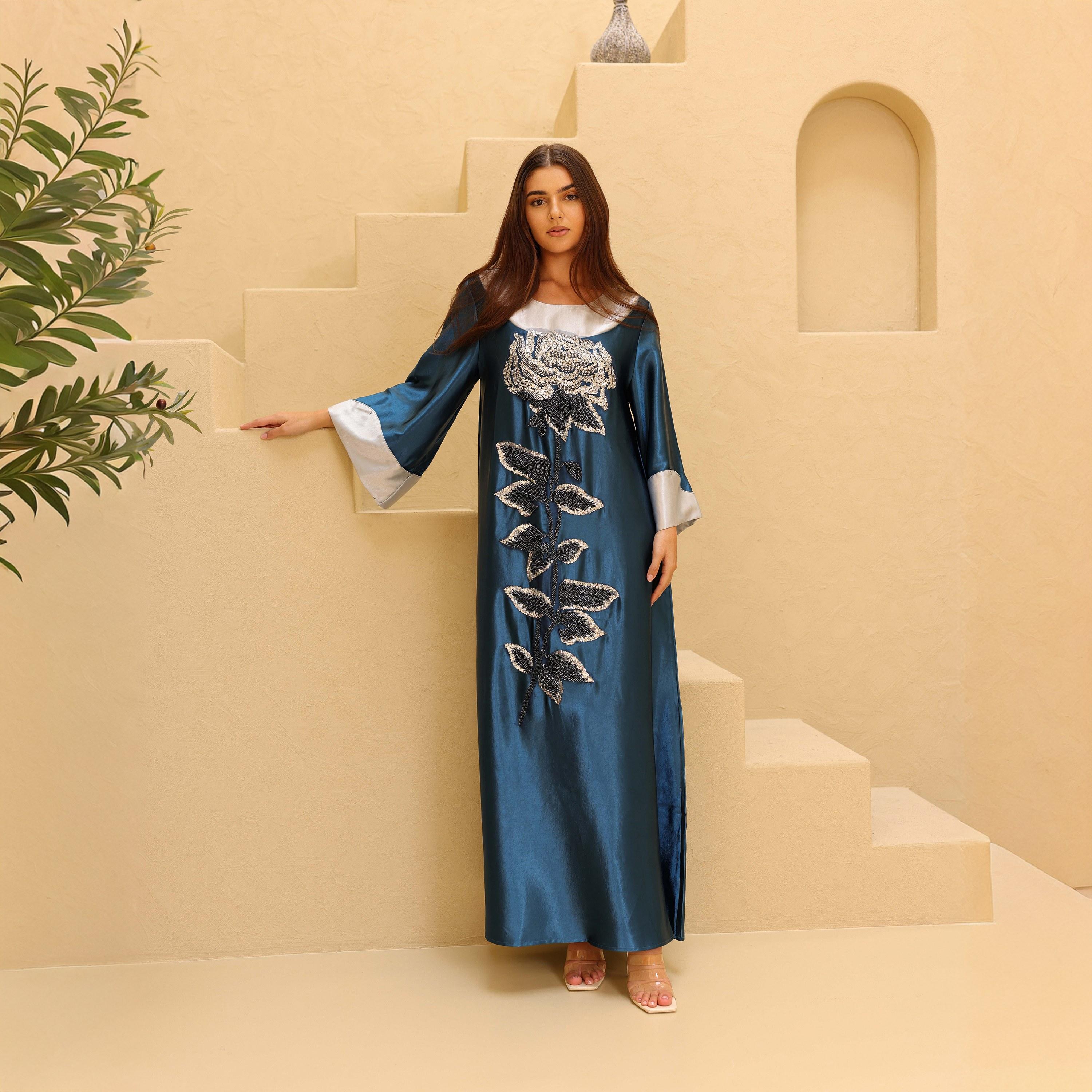 جلابية سهرة نسائية بزهور مزينة بالخرز وأكمام واسعة من إيككسا-women-clothing-dresses-image-10