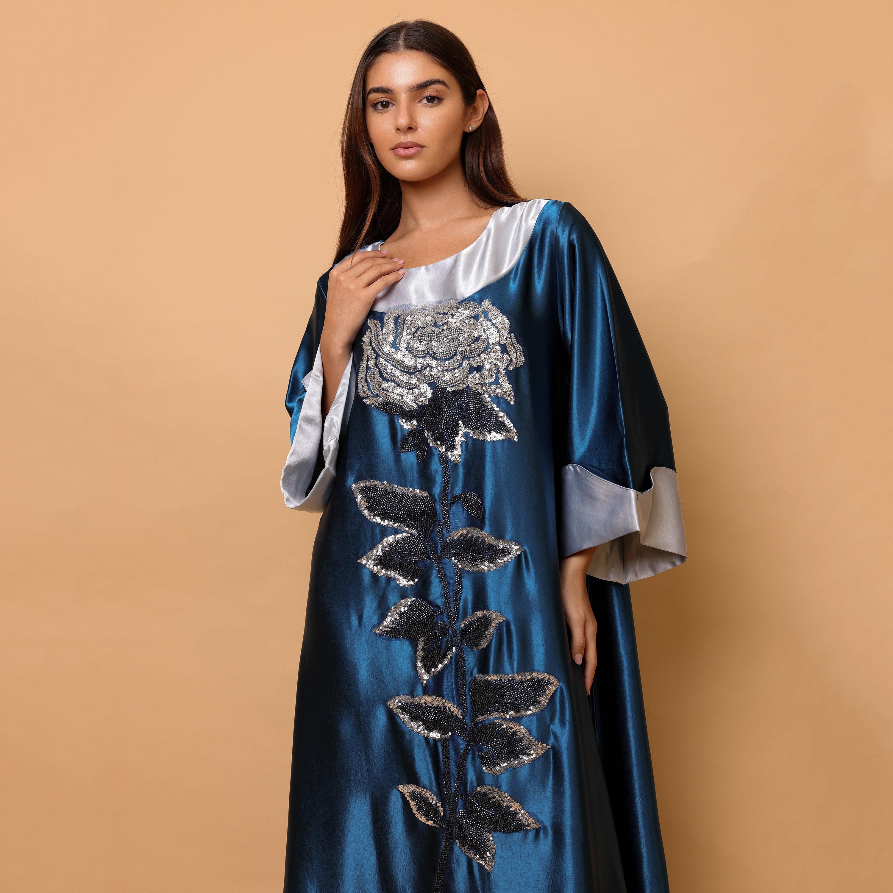 جلابية سهرة نسائية بزهور مزينة بالخرز وأكمام واسعة من إيككسا-women-clothing-dresses-image-11