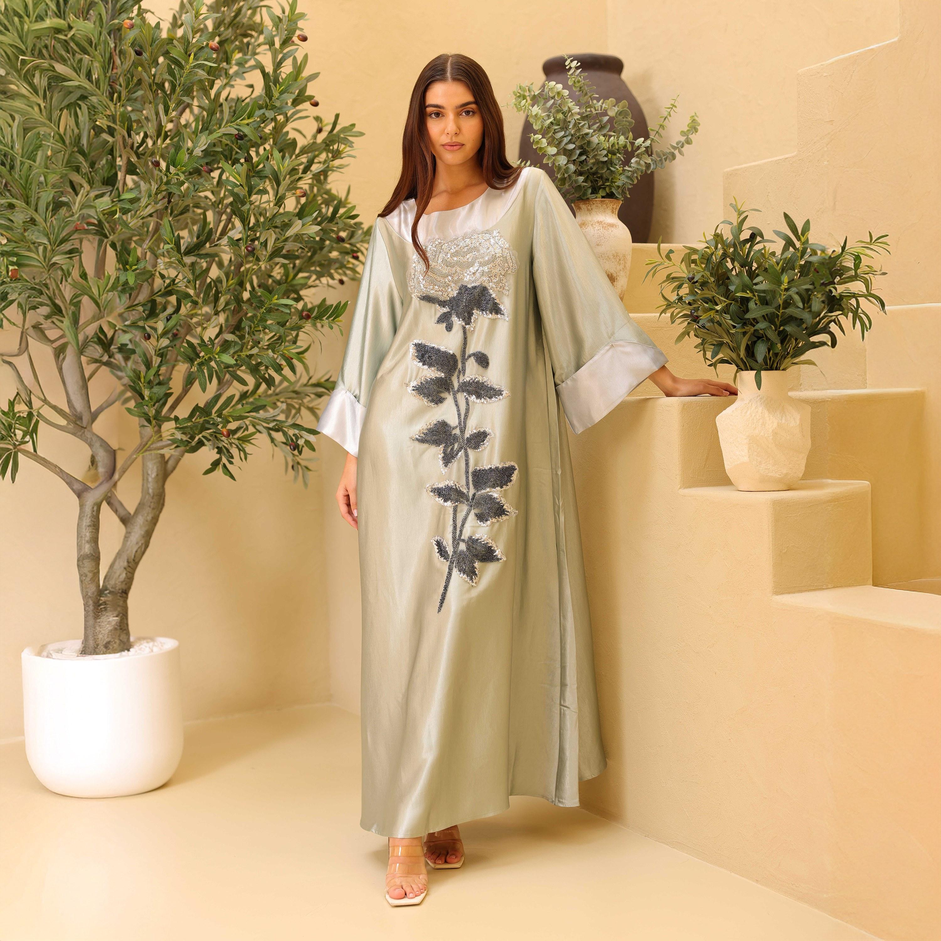 جلابية سهرة نسائية بزهور مزينة بالخرز وأكمام واسعة من إيككسا-women-clothing-dresses-image-5