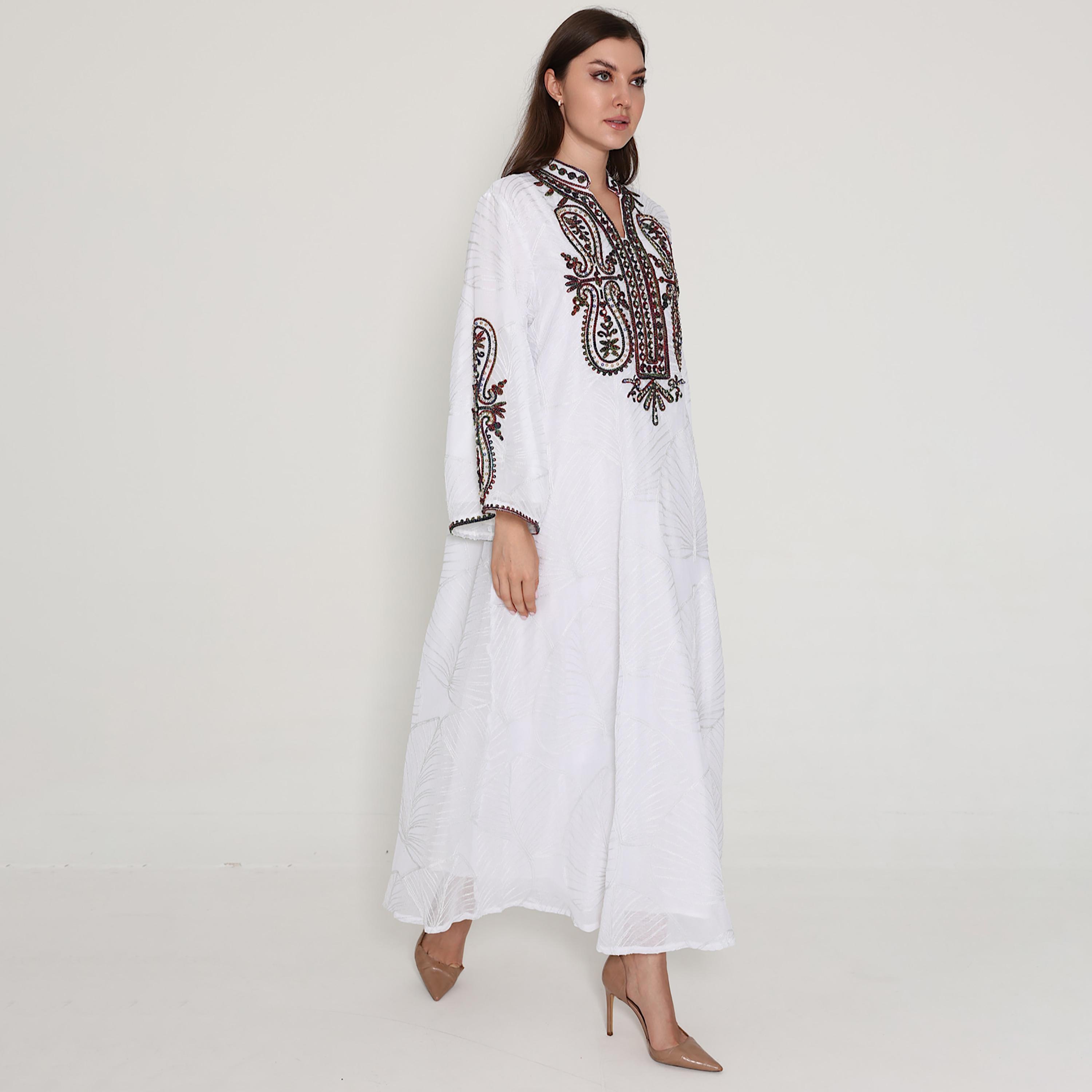 جلابية نسائية مطرزة بالكامل مع أحجار الراين وياقة ماندرين وأكمام واسعة من إيككسا-women-arabicclothing-jalabiyas-image-3