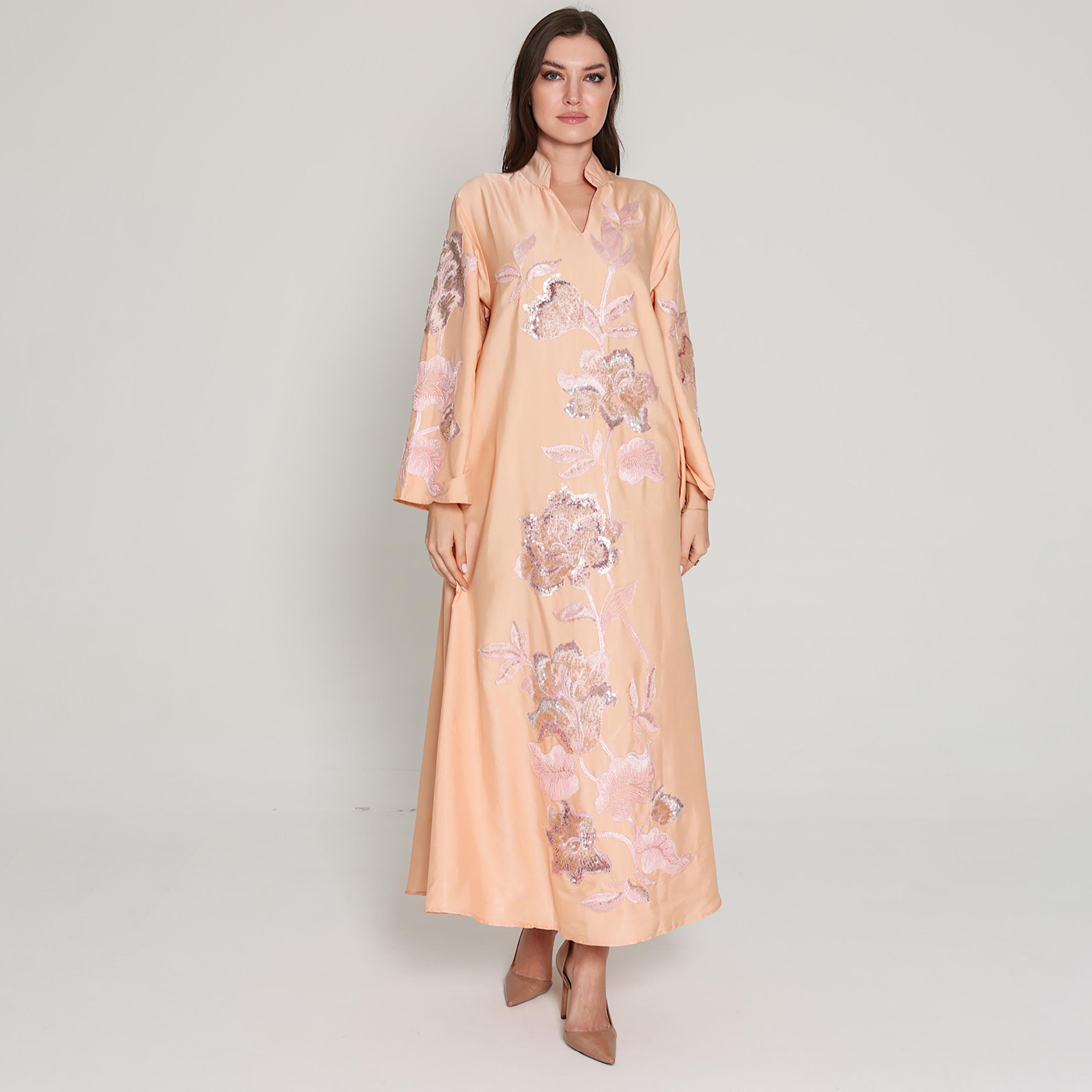 جلابية نسائية مطرزة بالخرز والزهور وياقة ماندرين من إيككسا-women-arabicclothing-jalabiyas-image-1