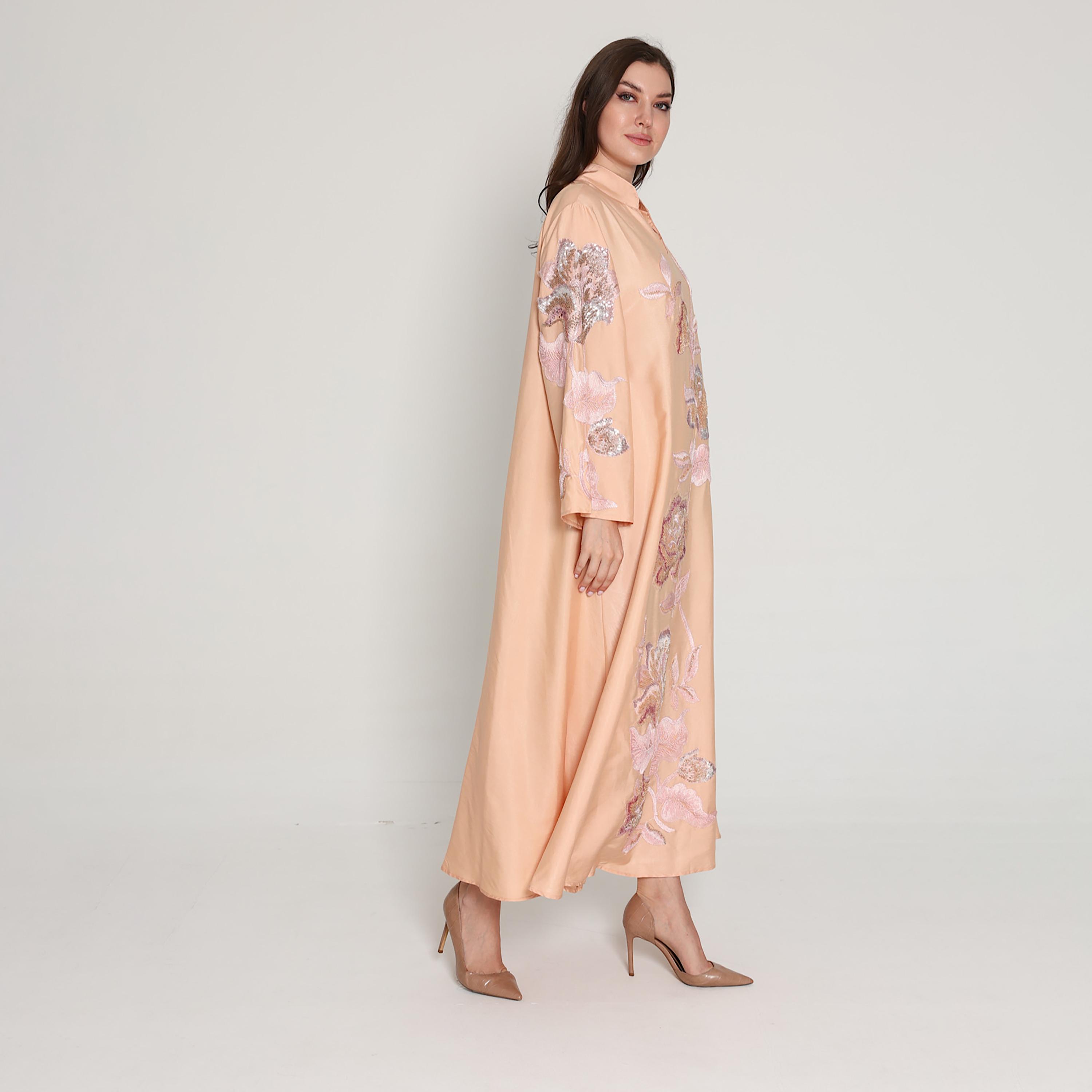 جلابية نسائية مطرزة بالخرز والزهور وياقة ماندرين من إيككسا-women-arabicclothing-jalabiyas-image-3