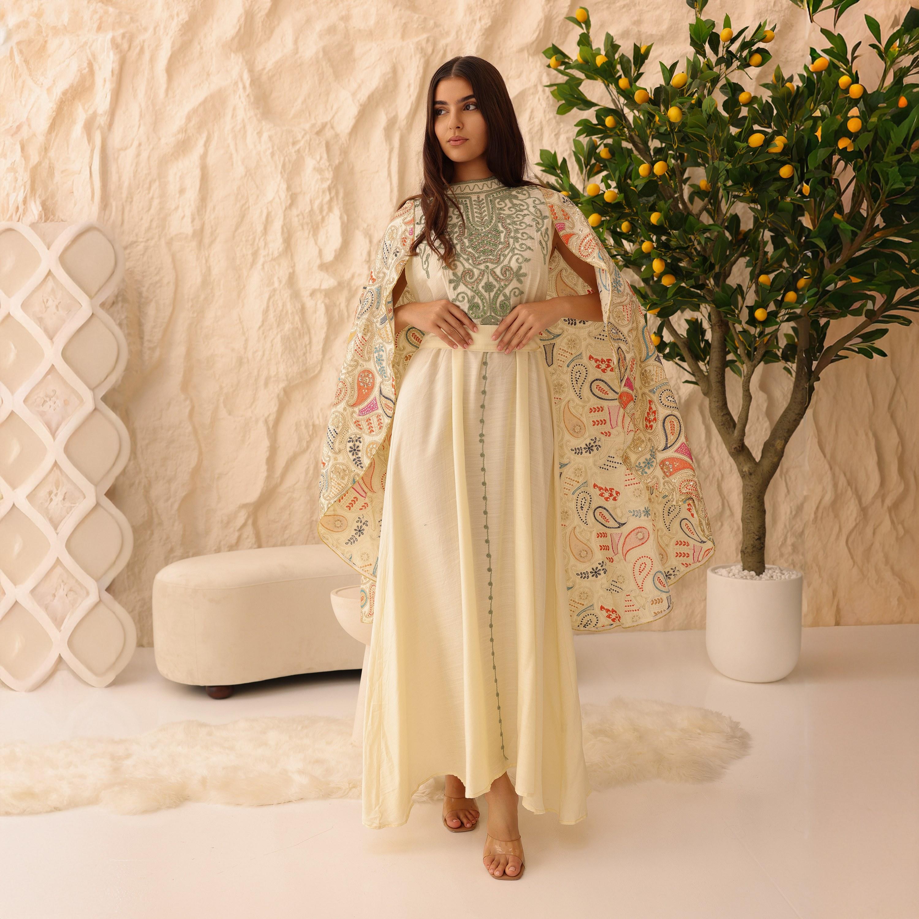 جلابية سهرة نسائية بنقشة بيزلي مطرزة بياقة عالية وعباءة علوية من إيككسا-women-arabicclothing-jalabiyas-image-3