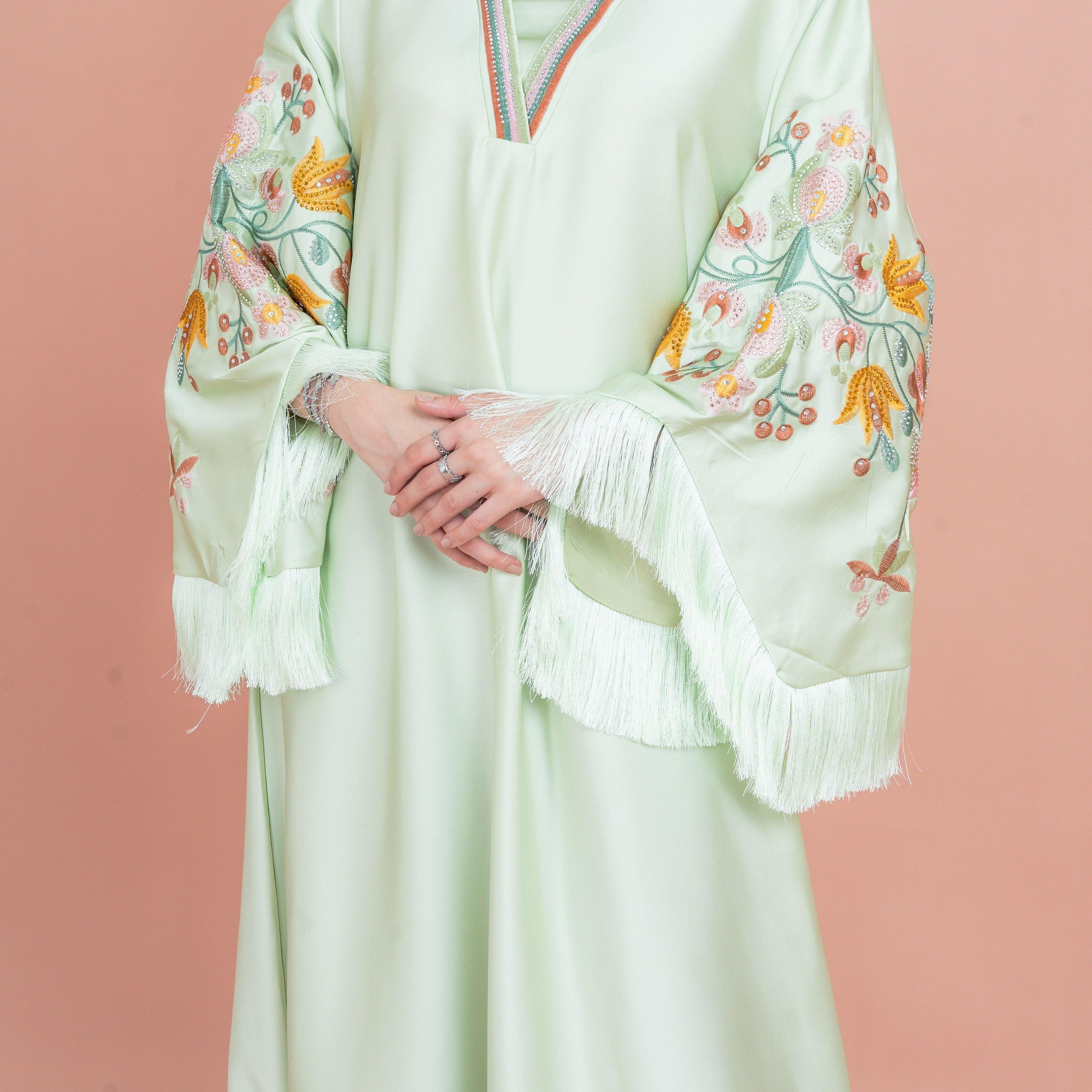 جلابية سهرة نسائية بأكمام واسعة ومزينة بالكريستال ومطرزة وذات لمعان ساتان من إككسا-women-arabicclothing-jalabiyas-image-2