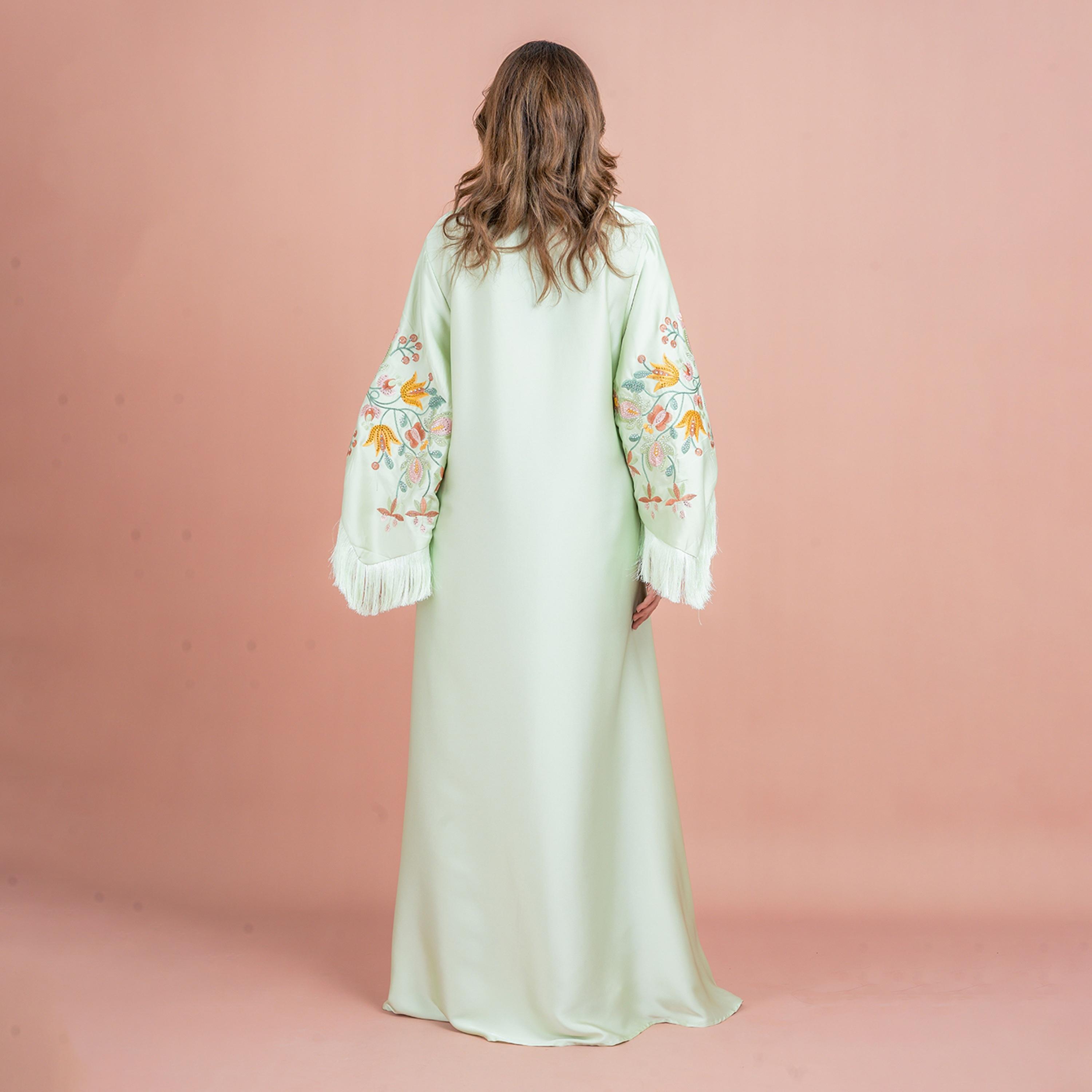 جلابية سهرة نسائية بأكمام واسعة ومزينة بالكريستال ومطرزة وذات لمعان ساتان من إككسا-women-arabicclothing-jalabiyas-image-4