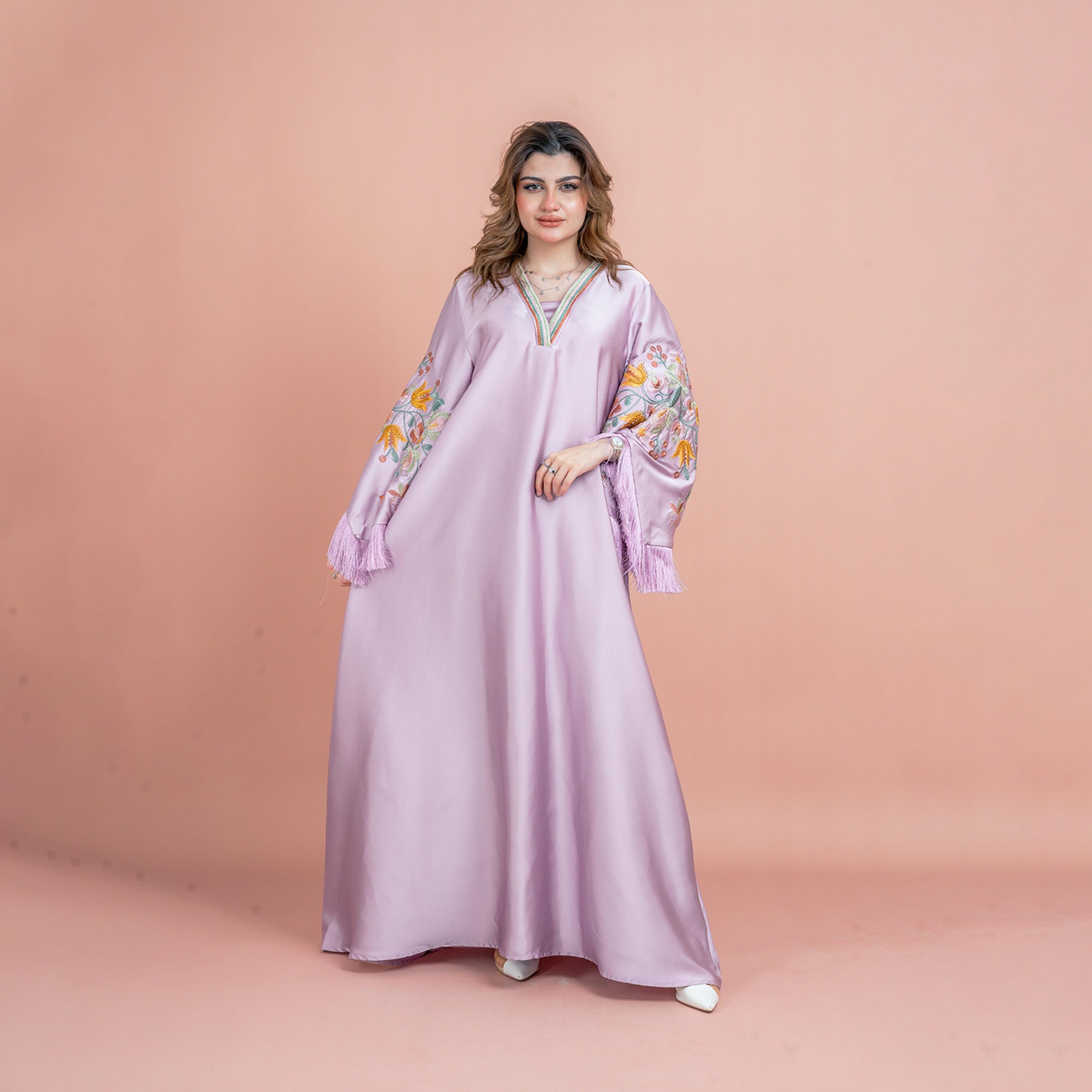 جلابية سهرة نسائية بأكمام واسعة ومزينة بالكريستال ومطرزة وذات لمعان ساتان من إككسا-women-arabicclothing-jalabiyas-image-5