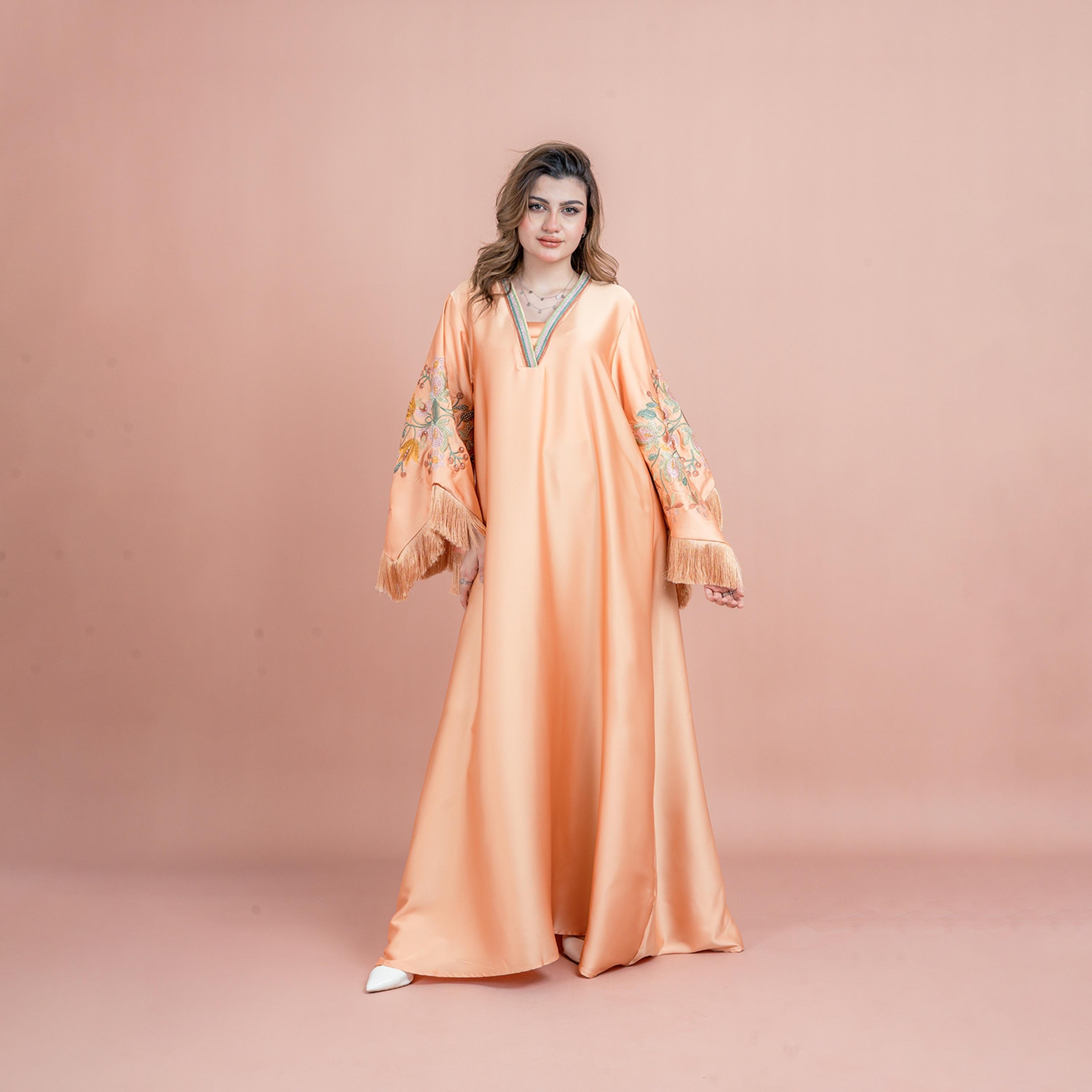 جلابية سهرة نسائية بأكمام واسعة ومزينة بالكريستال ومطرزة وذات لمعان ساتان من إككسا-women-arabicclothing-jalabiyas-image-9