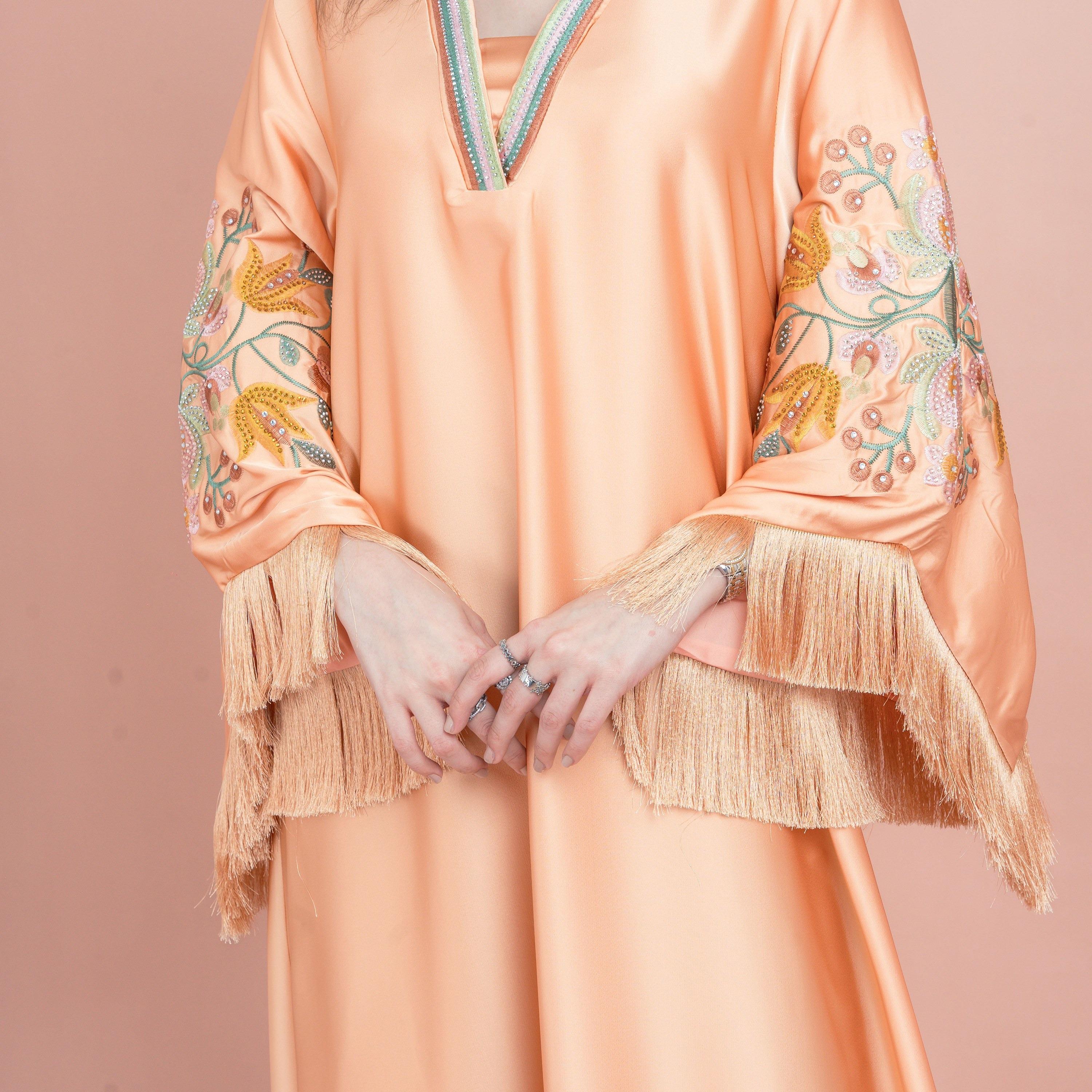 جلابية سهرة نسائية بأكمام واسعة ومزينة بالكريستال ومطرزة وذات لمعان ساتان من إككسا-women-arabicclothing-jalabiyas-image-10