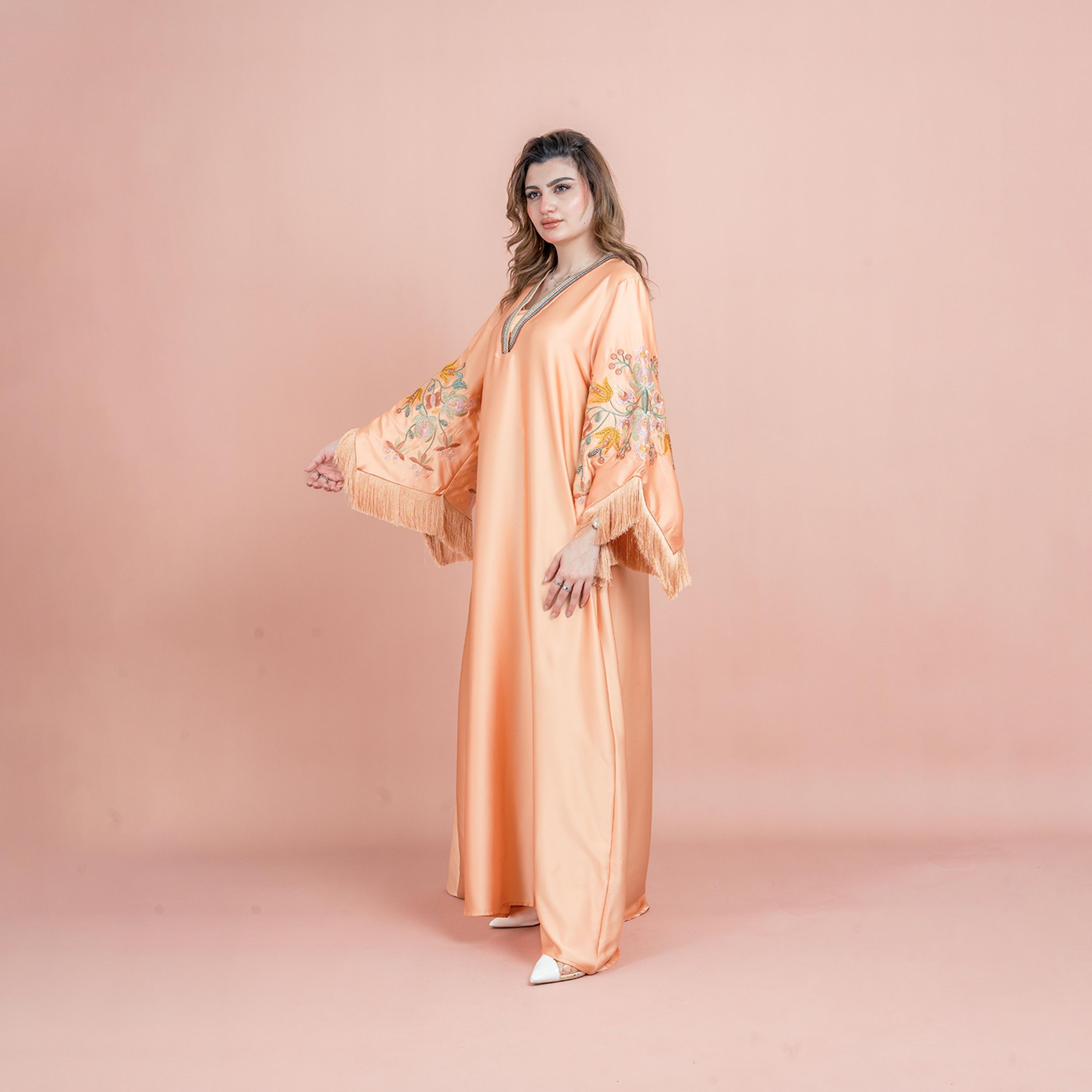 جلابية سهرة نسائية بأكمام واسعة ومزينة بالكريستال ومطرزة وذات لمعان ساتان من إككسا-women-arabicclothing-jalabiyas-image-11