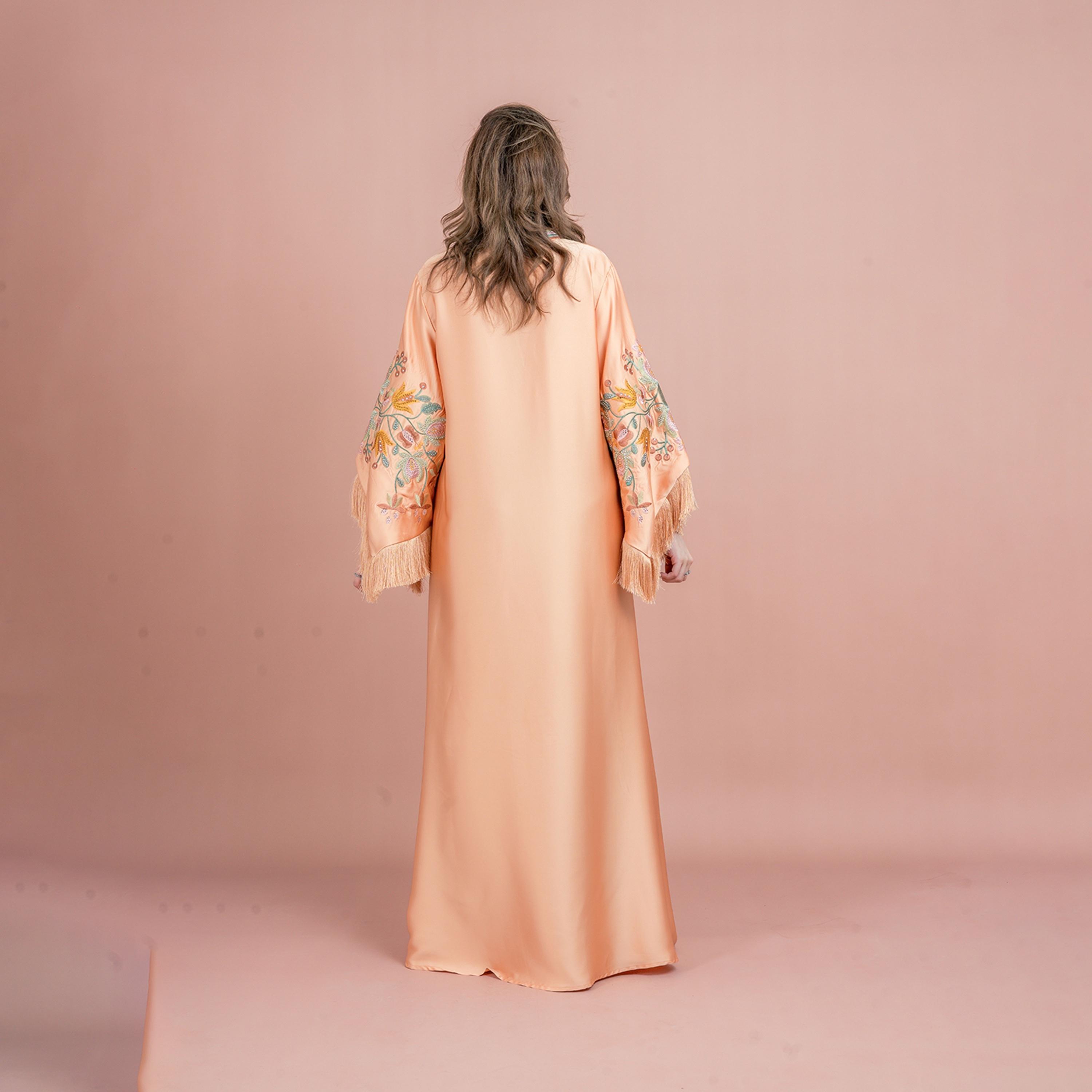 جلابية سهرة نسائية بأكمام واسعة ومزينة بالكريستال ومطرزة وذات لمعان ساتان من إككسا-women-arabicclothing-jalabiyas-image-12