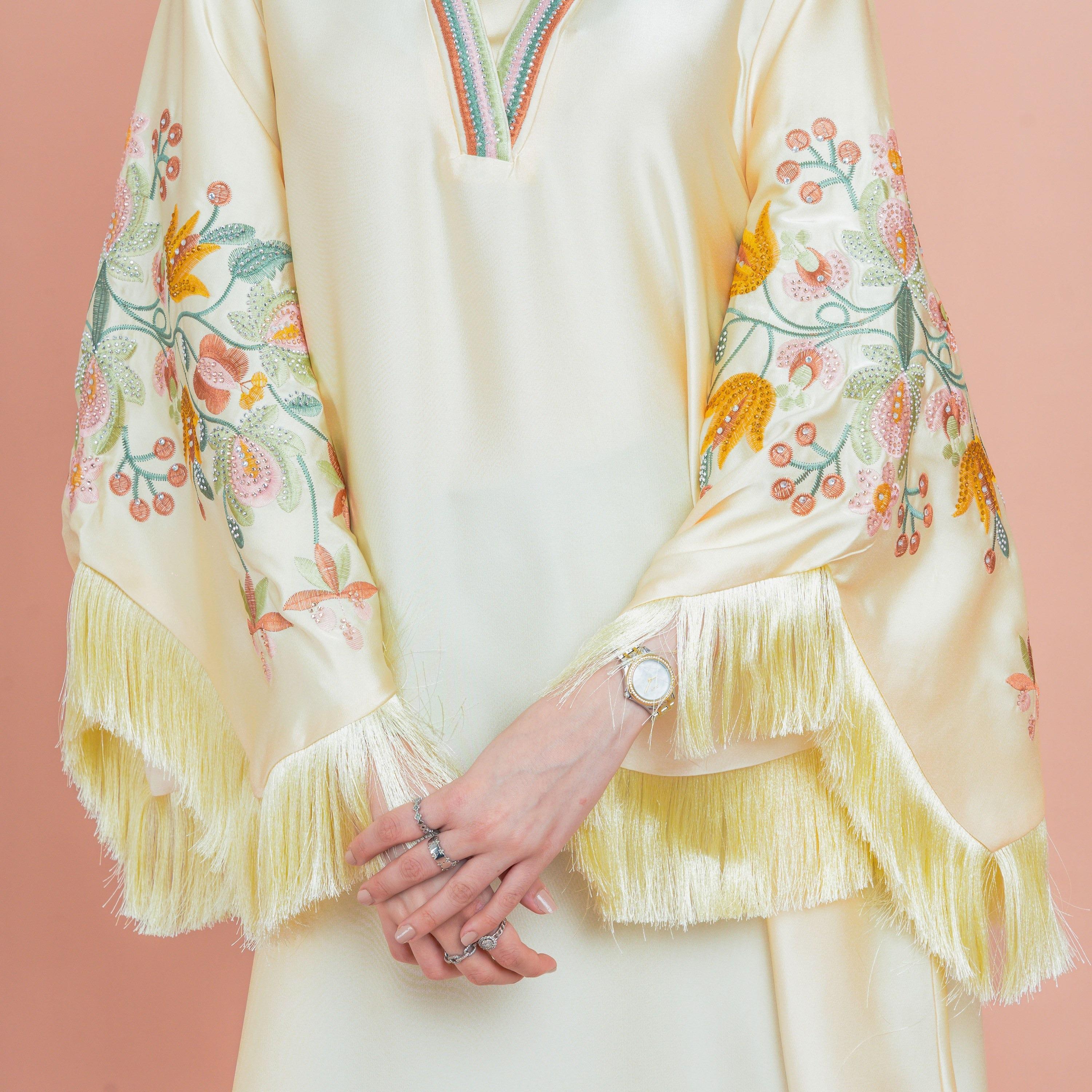 جلابية سهرة نسائية بأكمام واسعة ومزينة بالكريستال ومطرزة وذات لمعان ساتان من إككسا-women-arabicclothing-jalabiyas-image-22