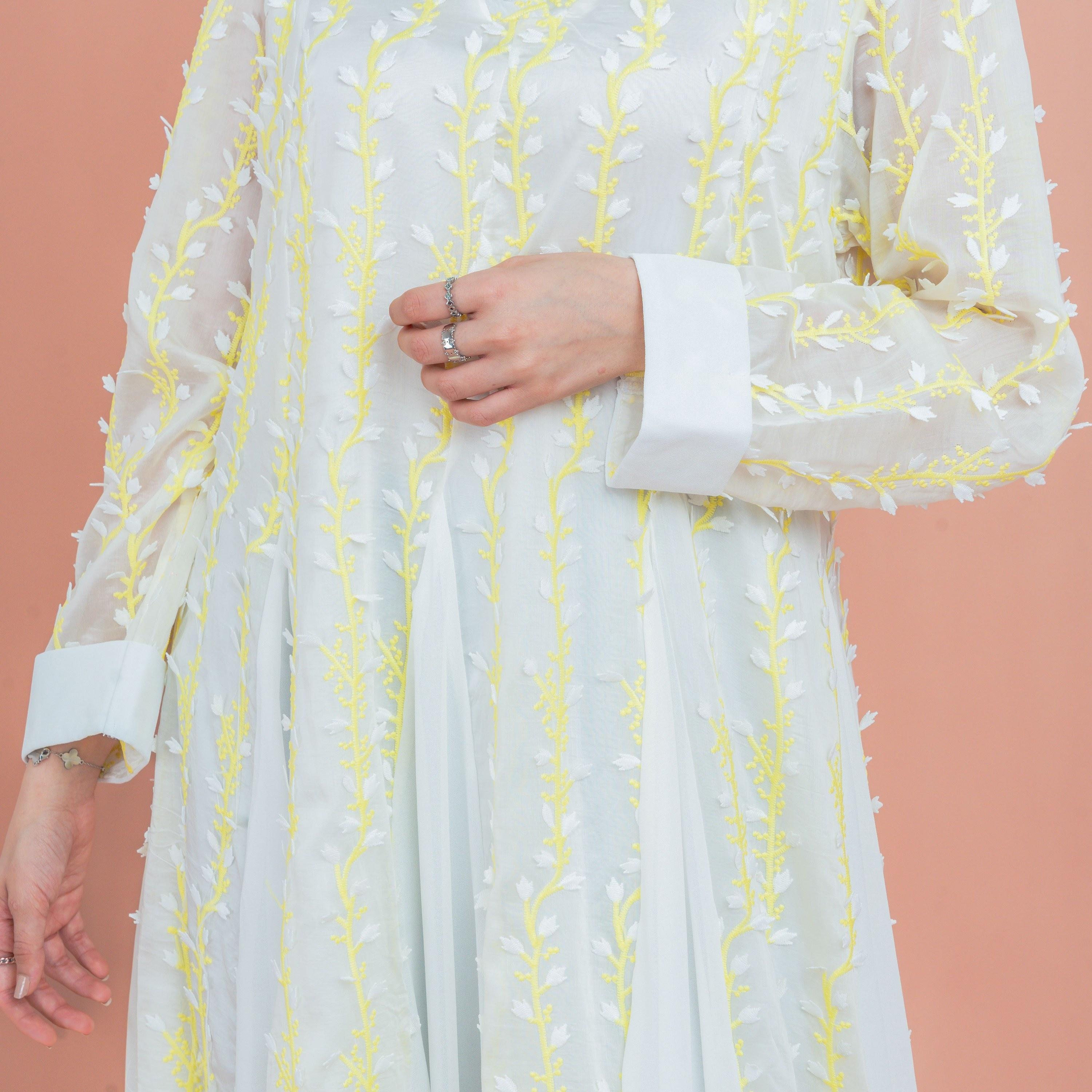 جلابية نسائية بتلات ناعمة ومطرزة بألواح جوديه من إككسا-women-arabicclothing-jalabiyas-image-12