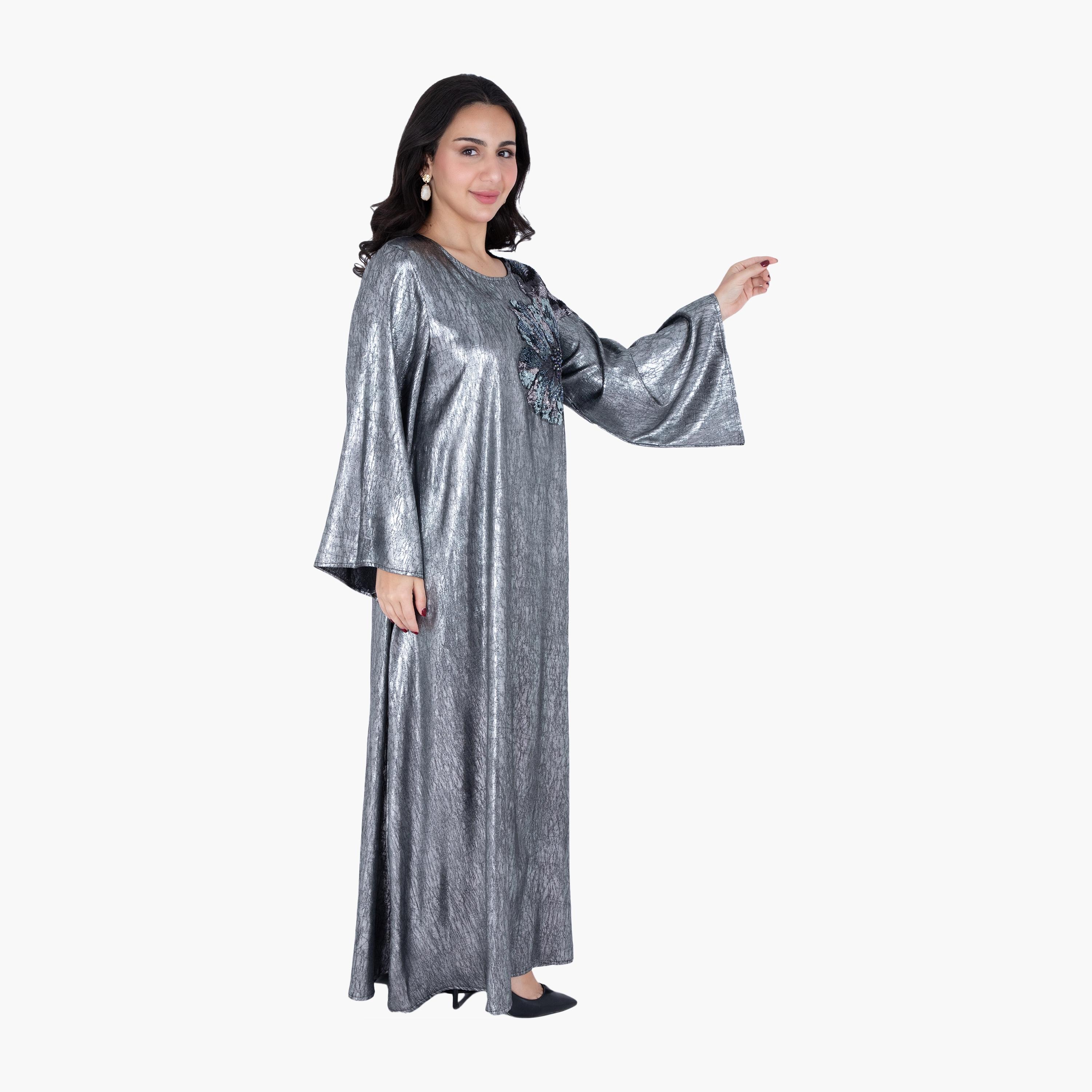 جلابية سهرة معدنية مطرزة ومطرزة بالترتر وأكمام واسعة من إككسا-women-arabicclothing-jalabiyas-image-12