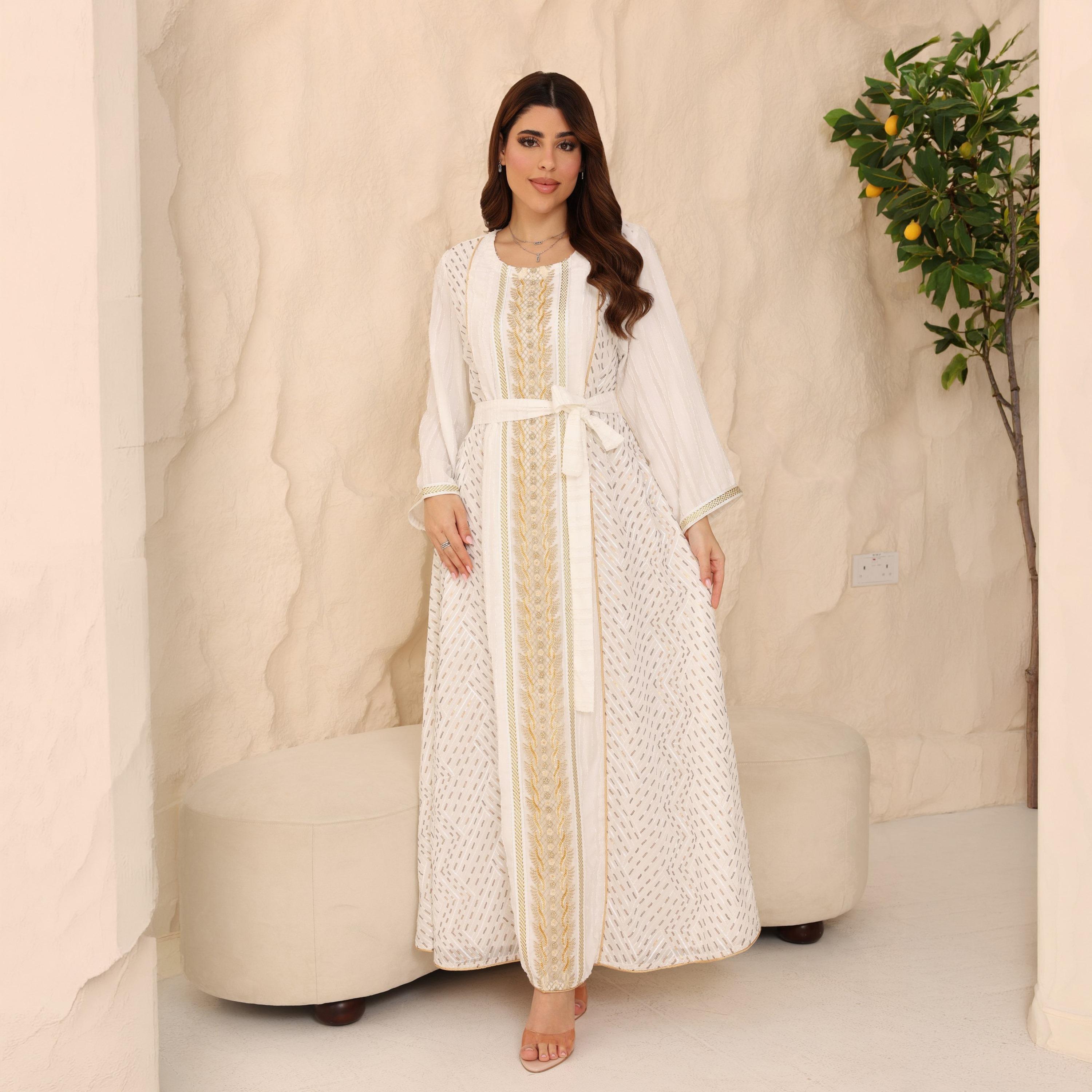 جلابية سهرة نسائية بأكمام واسعة مع تطريز أمامي و"سيكوين" وحزام من إككسا-women-arabicclothing-jalabiyas-image-5