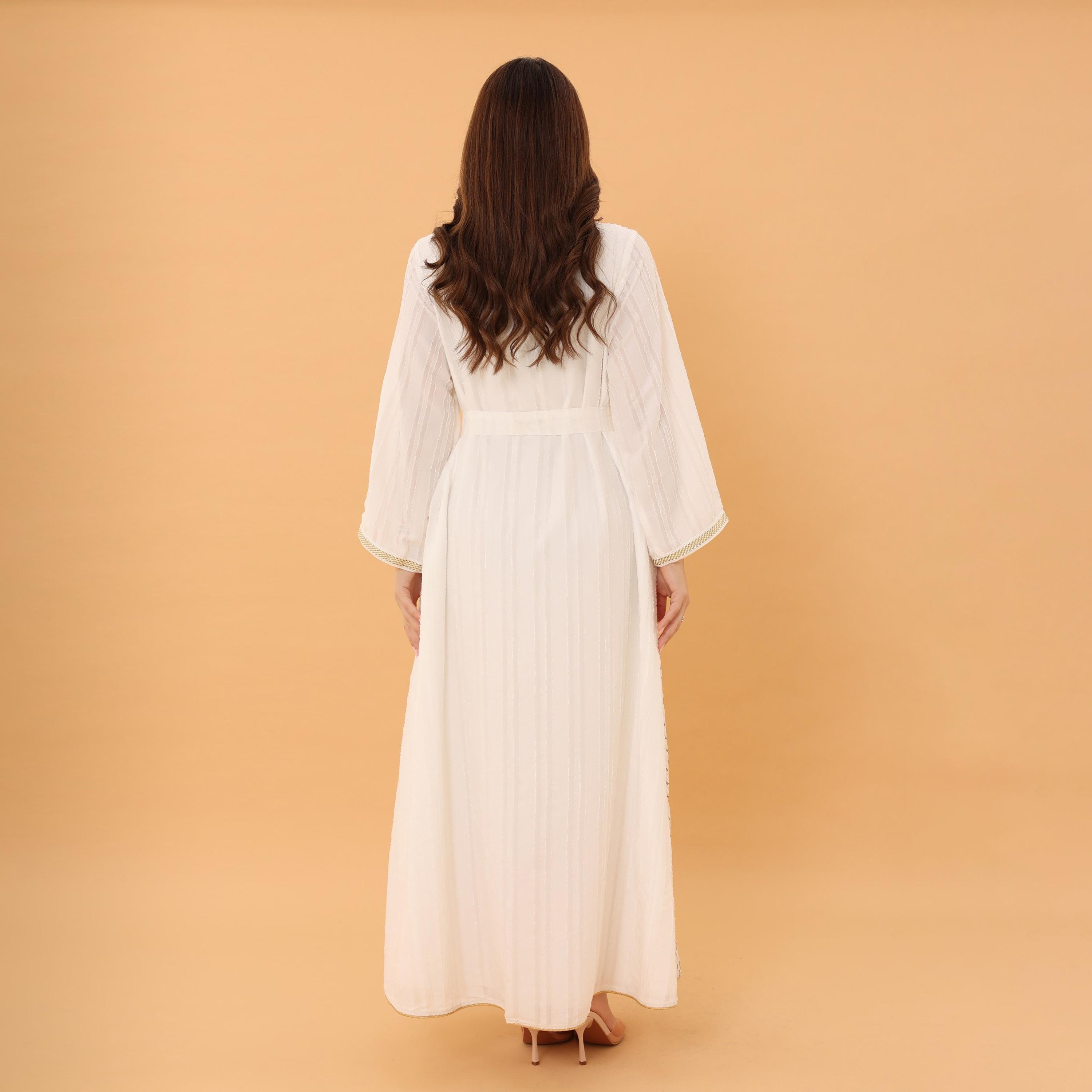 جلابية سهرة نسائية بأكمام واسعة مع تطريز أمامي و"سيكوين" وحزام من إككسا-women-arabicclothing-jalabiyas-image-8