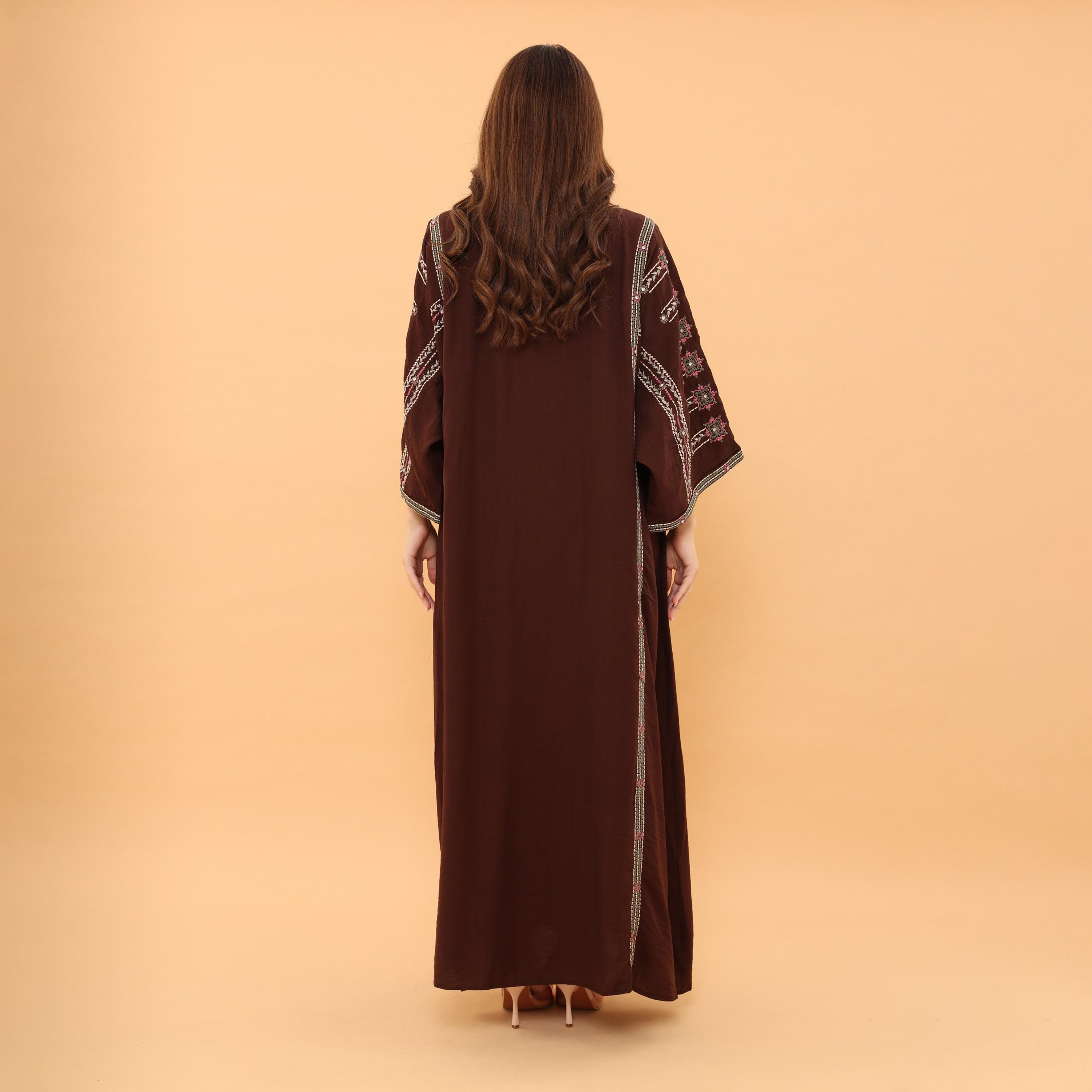 جلابية نسائية بأكمام "فليرد" واسعة مع تطريز و"كريستال" من إككسا-women-arabicclothing-jalabiyas-image-14