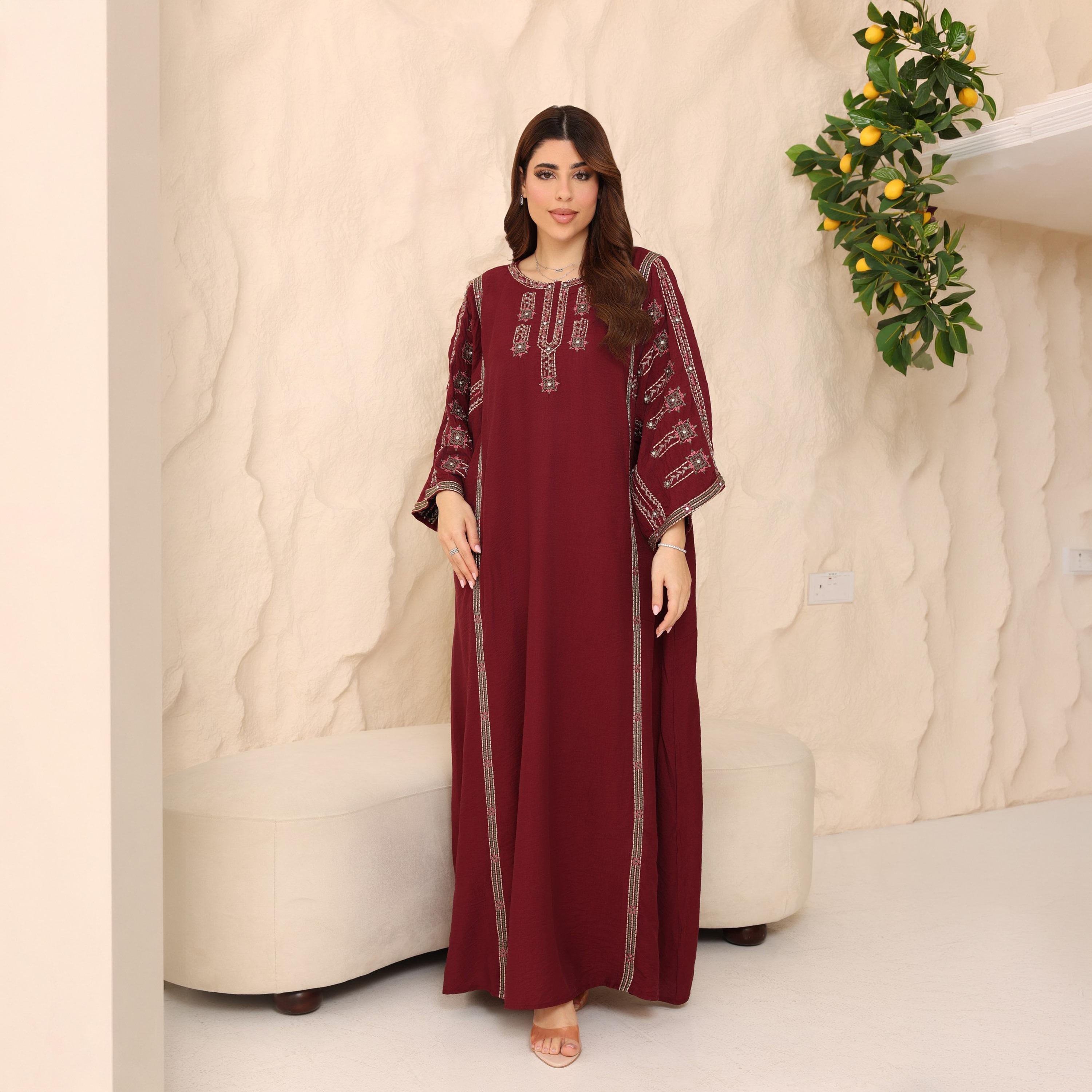 جلابية نسائية بأكمام "فليرد" واسعة مع تطريز و"كريستال" من إككسا-women-arabicclothing-jalabiyas-image-6