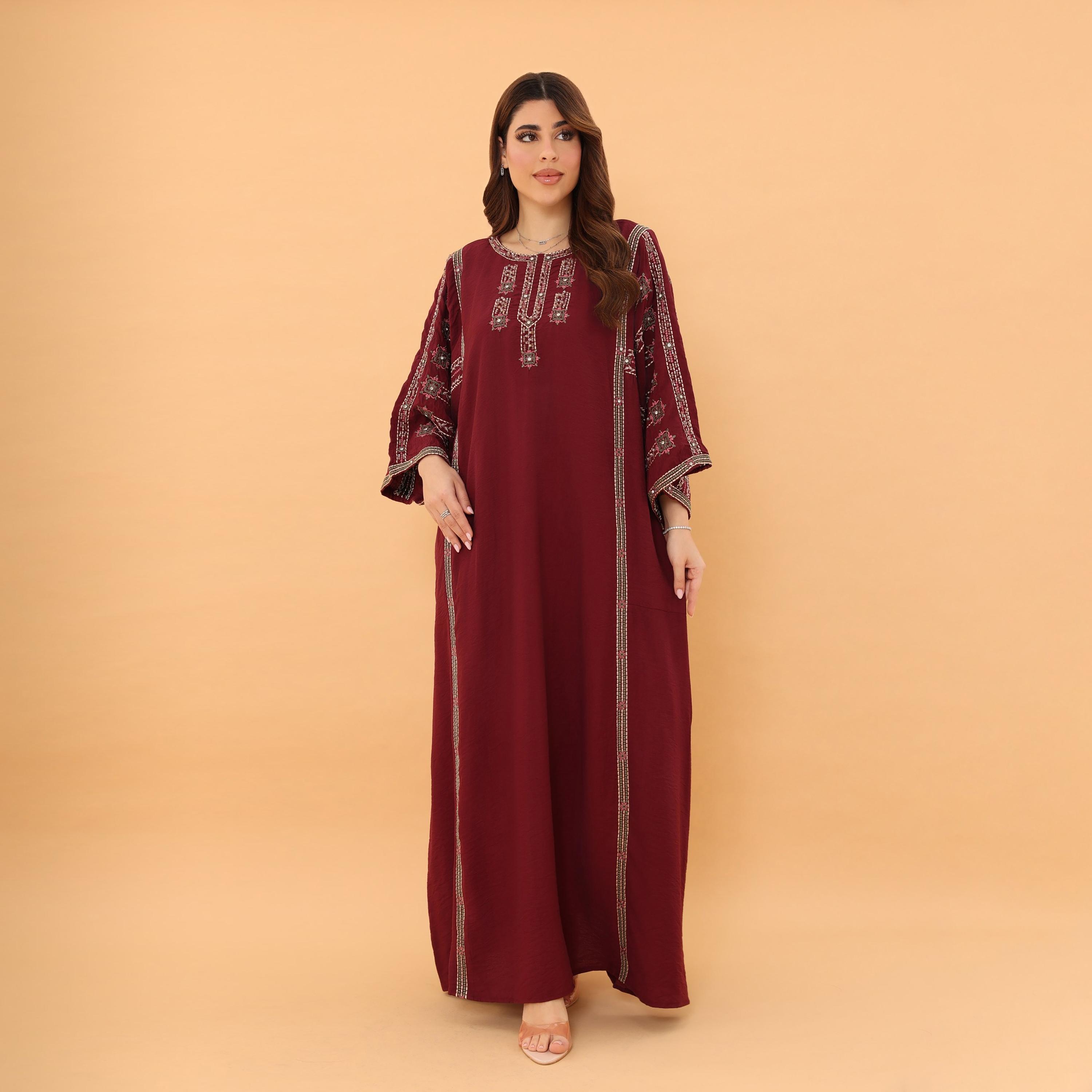 جلابية نسائية بأكمام "فليرد" واسعة مع تطريز و"كريستال" من إككسا-women-arabicclothing-jalabiyas-image-9