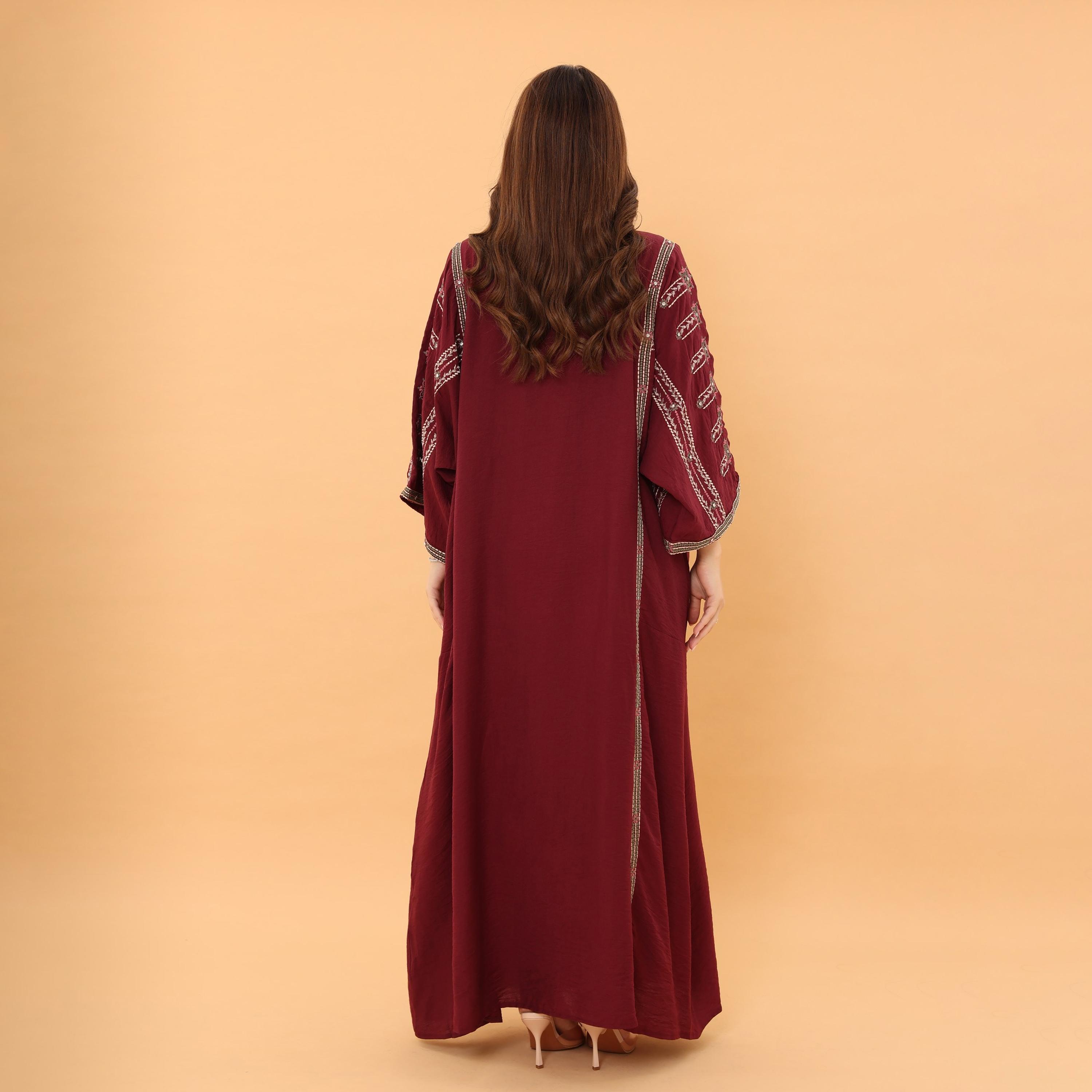 جلابية نسائية بأكمام "فليرد" واسعة مع تطريز و"كريستال" من إككسا-women-arabicclothing-jalabiyas-image-10