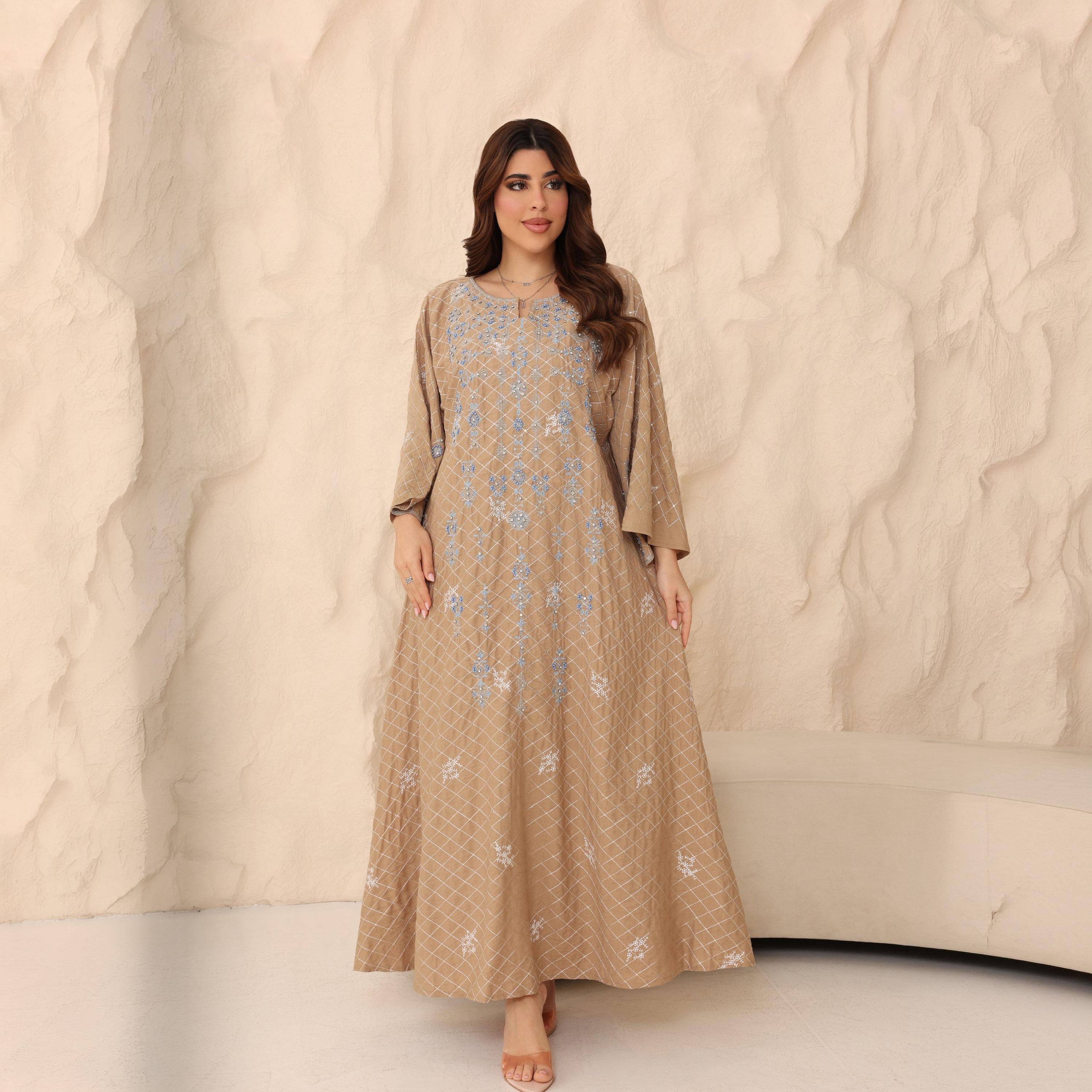 جلابية نسائية بأكمام واسعة مع تطريز وزينة من إككسا-women-arabicclothing-jalabiyas-image-11