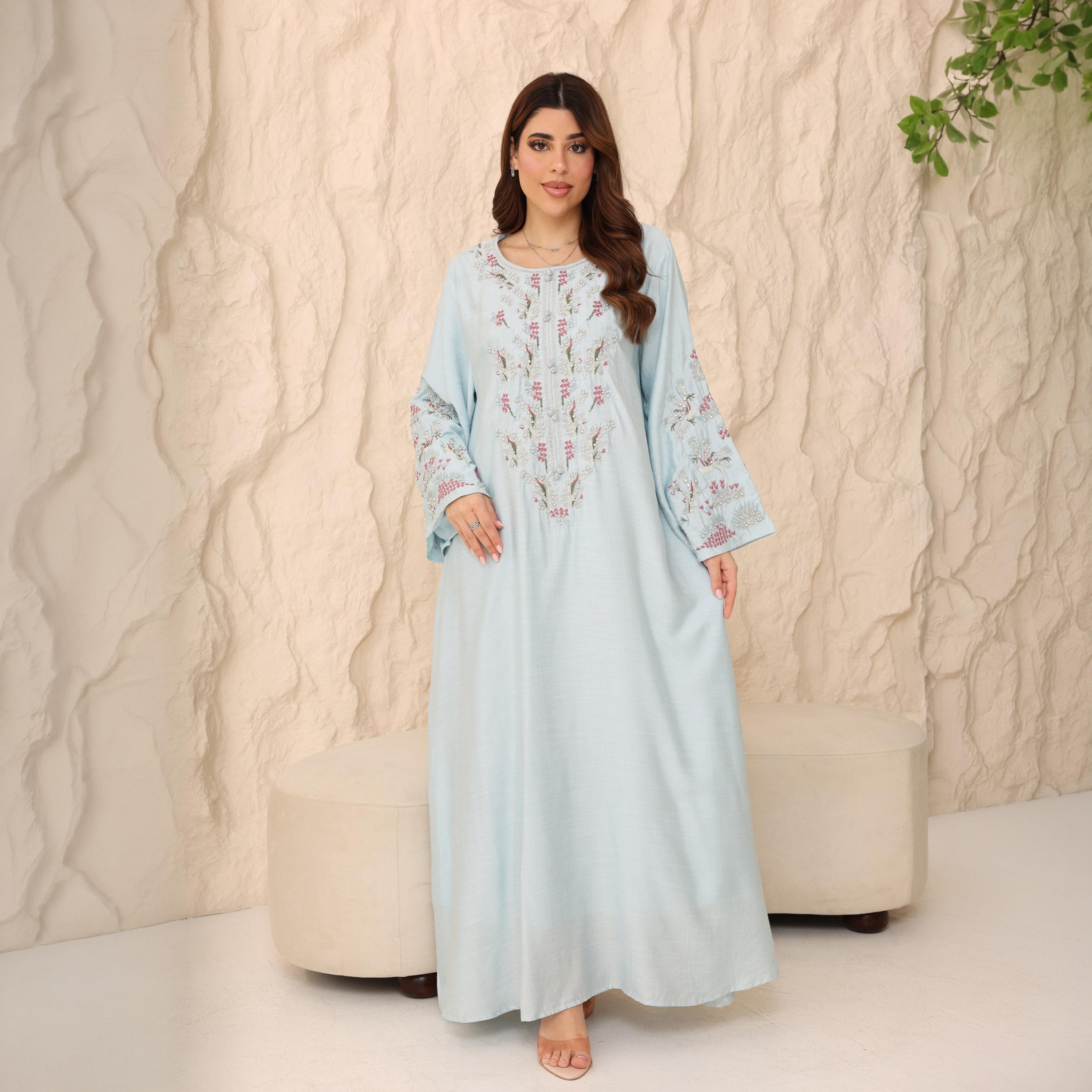 جلابية سهرة نسائية بأكمام "فليرد" واسعة وتطريز لؤلؤ من إككسا-women-arabicclothing-jalabiyas-image-1
