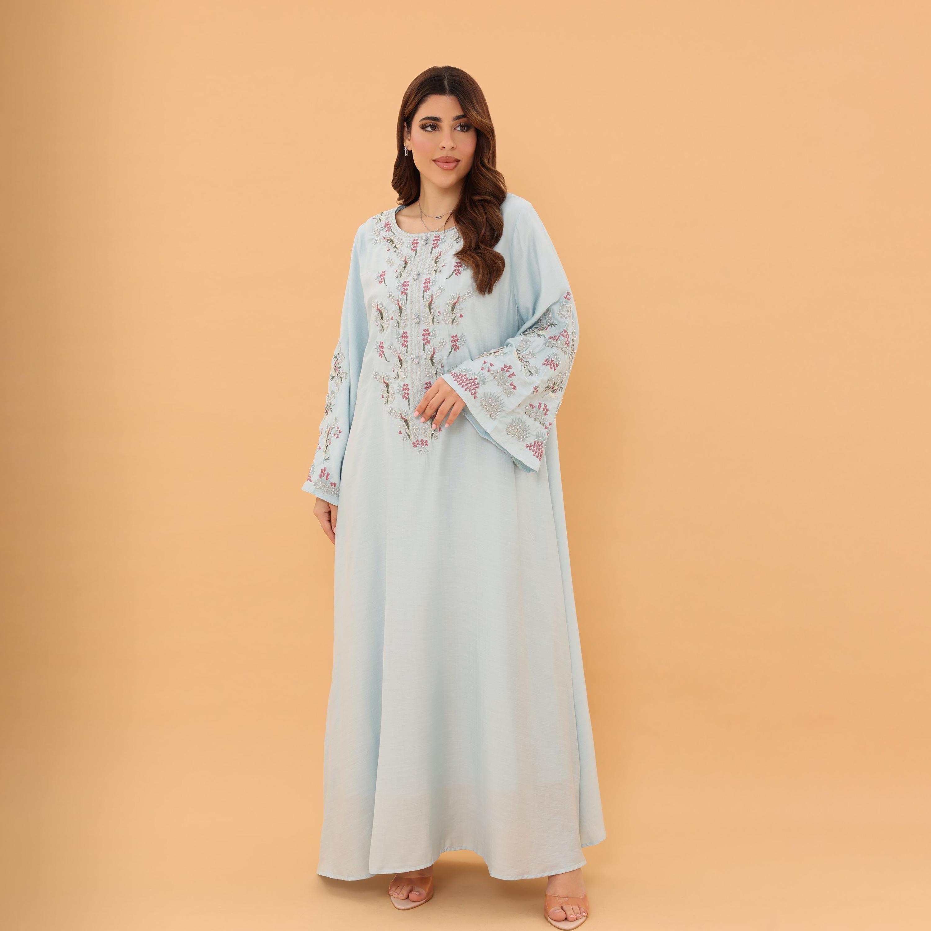 جلابية سهرة نسائية بأكمام "فليرد" واسعة وتطريز لؤلؤ من إككسا-women-arabicclothing-jalabiyas-image-4