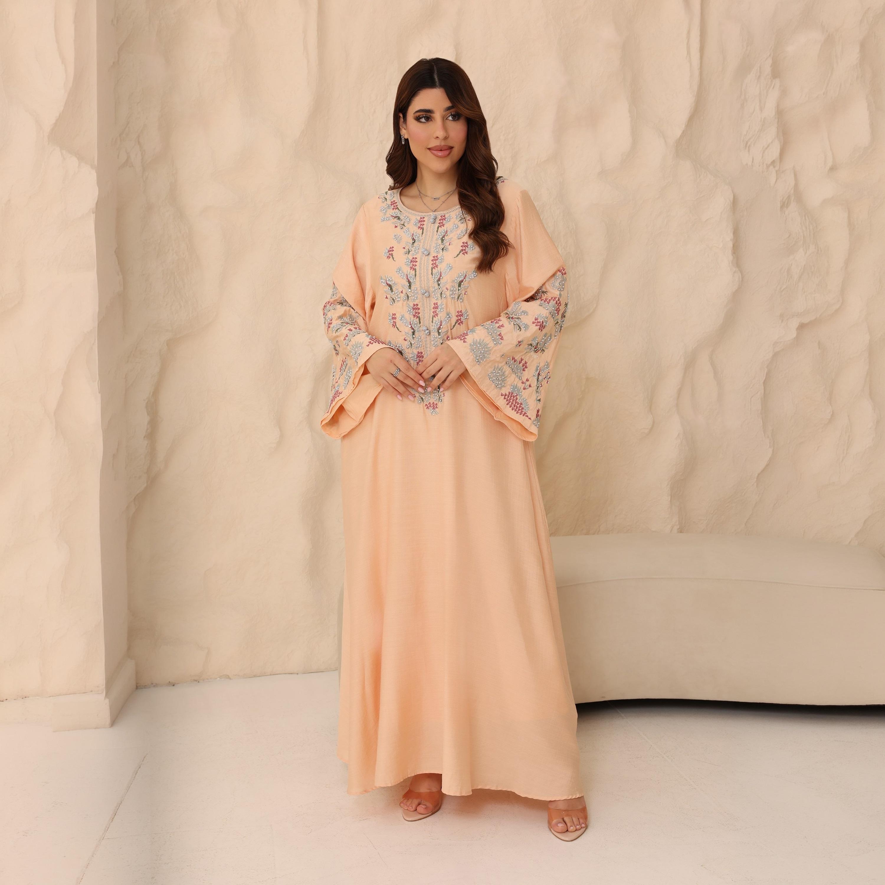 جلابية سهرة نسائية بأكمام "فليرد" واسعة وتطريز لؤلؤ من إككسا-women-arabicclothing-jalabiyas-image-6