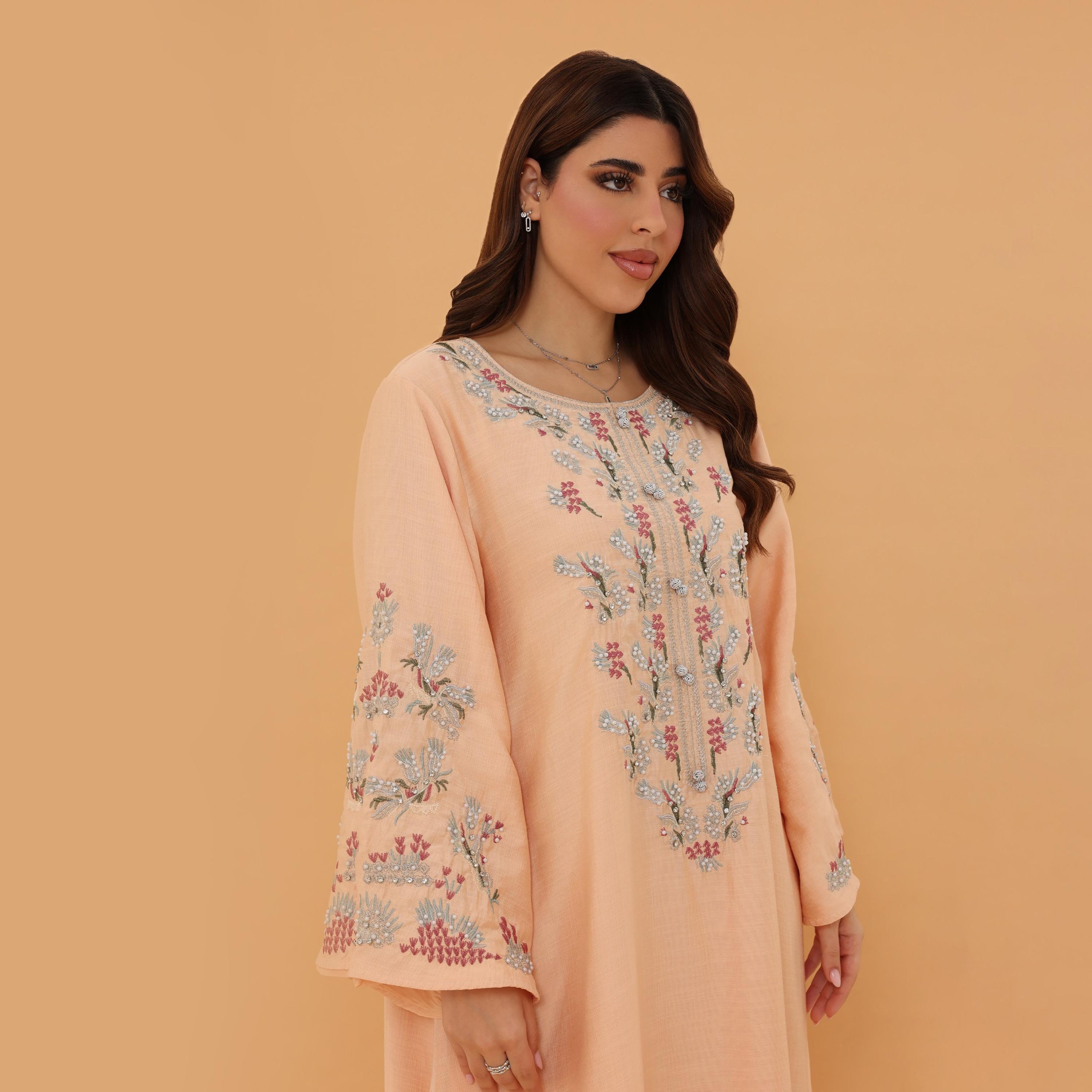 جلابية سهرة نسائية بأكمام "فليرد" واسعة وتطريز لؤلؤ من إككسا-women-arabicclothing-jalabiyas-image-7