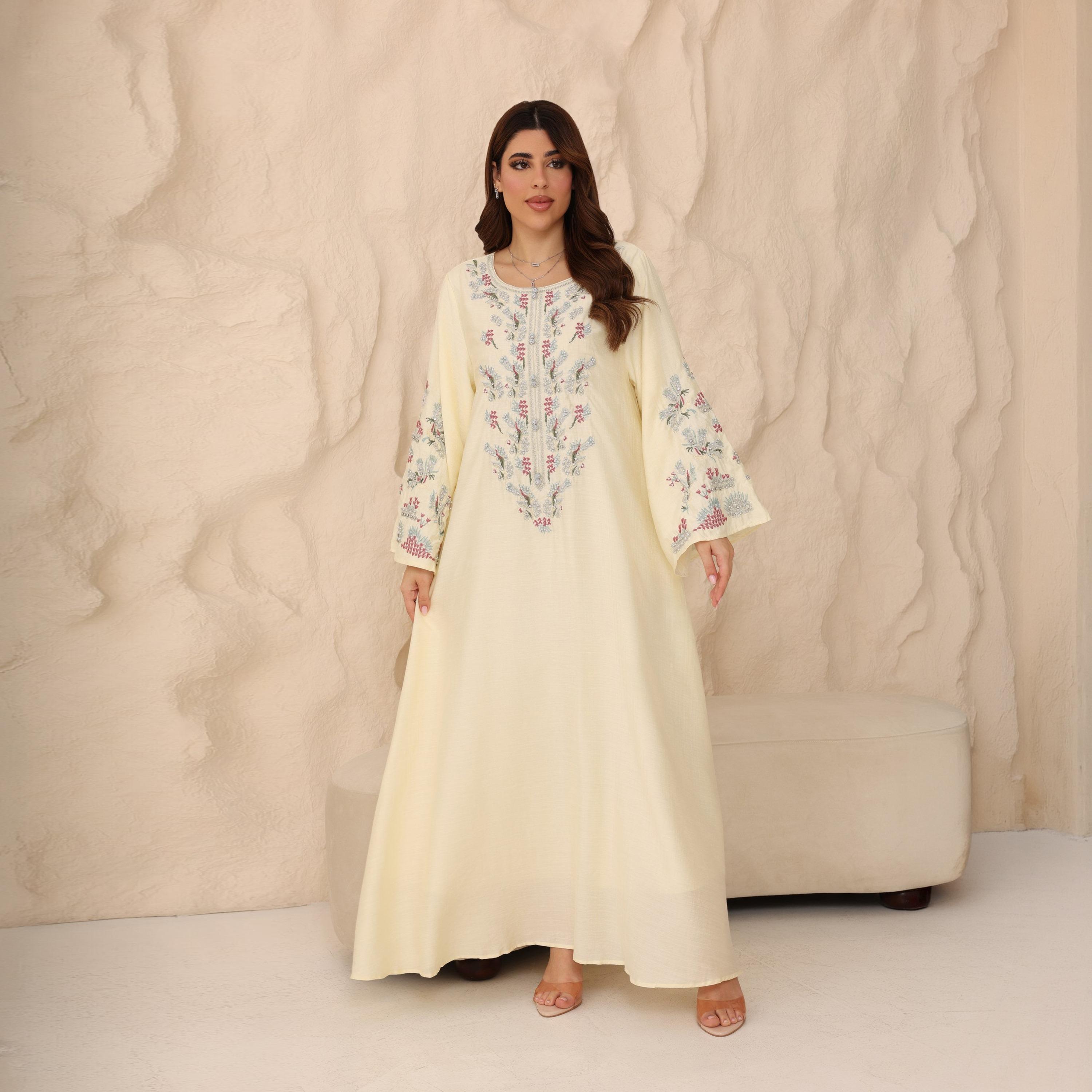 جلابية سهرة نسائية بأكمام "فليرد" واسعة وتطريز لؤلؤ من إككسا-women-arabicclothing-jalabiyas-image-11