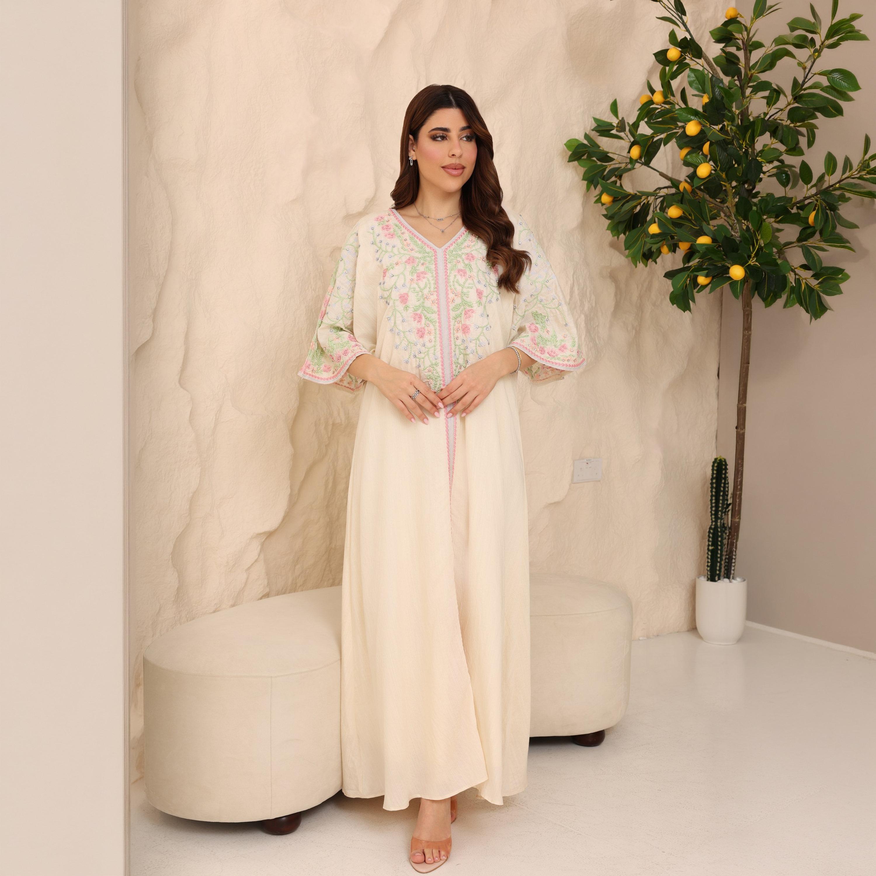 جلابية نسائية بأكمام "فليرد" واسعة مع تطريز وزينة من إككسا-women-arabicclothing-jalabiyas-image-5