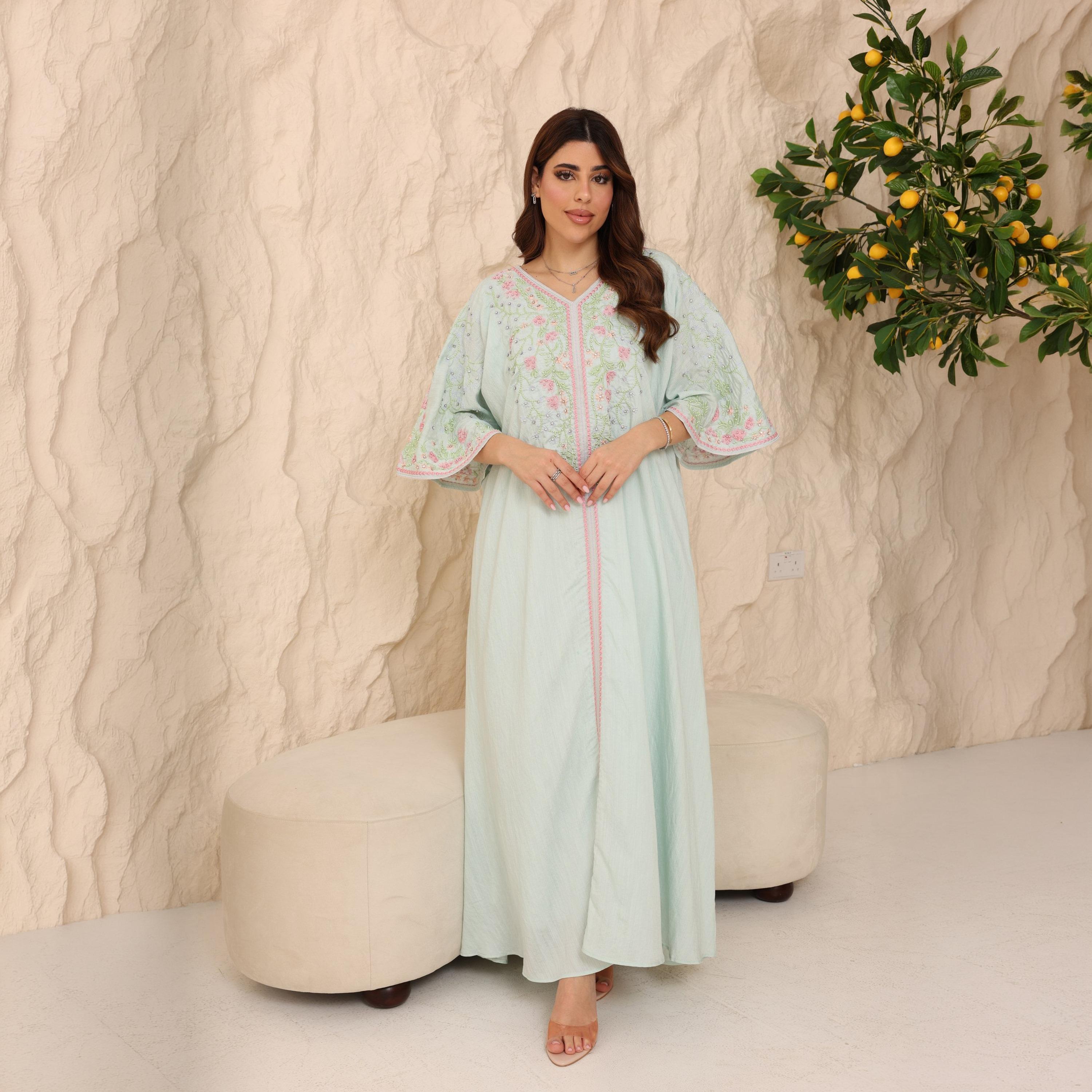 جلابية نسائية بأكمام "فليرد" واسعة مع تطريز وزينة من إككسا-women-arabicclothing-jalabiyas-image-1