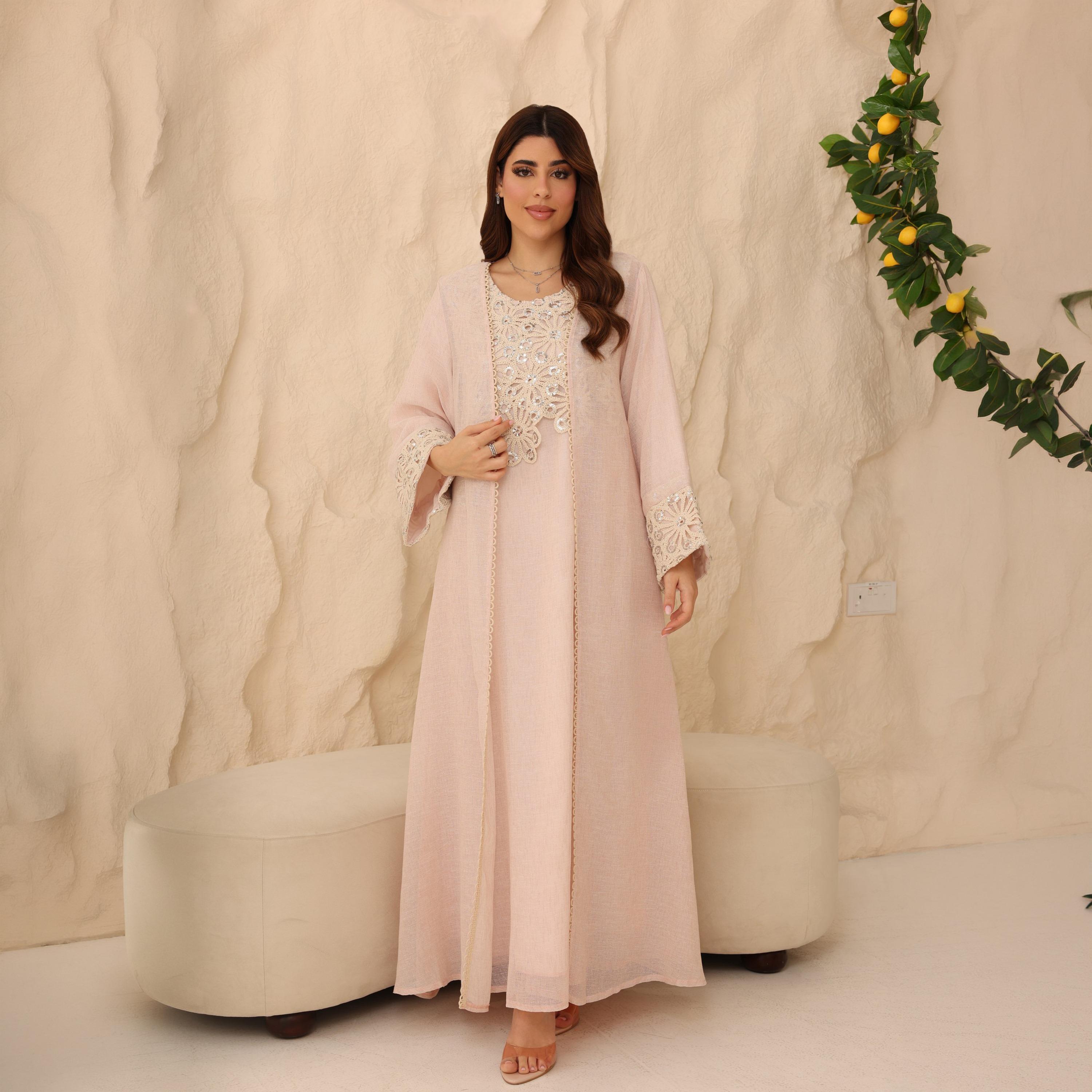 جلابية نسائية من دانتيل بتطريز زهور مع طبقة علوية "أوفرلاي" من إيككسا-women-arabicclothing-jalabiyas-image-11