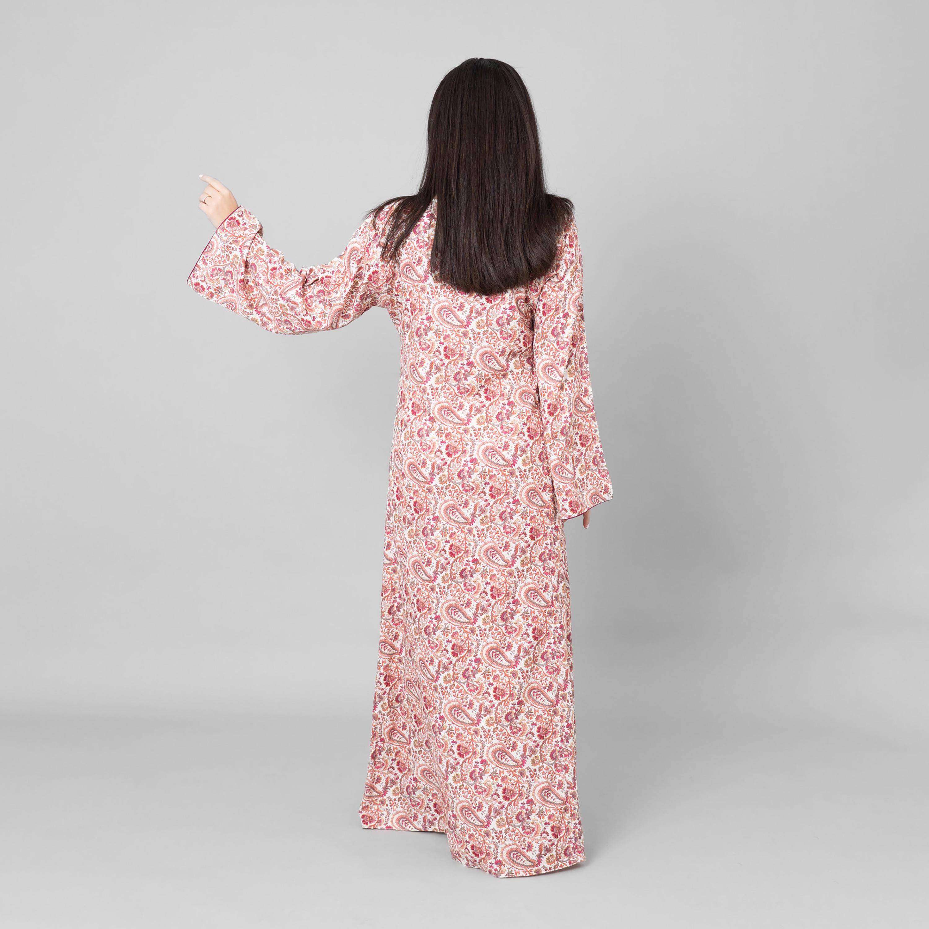 جلابية نسائية بطبعة "فلورال بيزلي" من إككسا-women-arabicclothing-jalabiyas-image-4