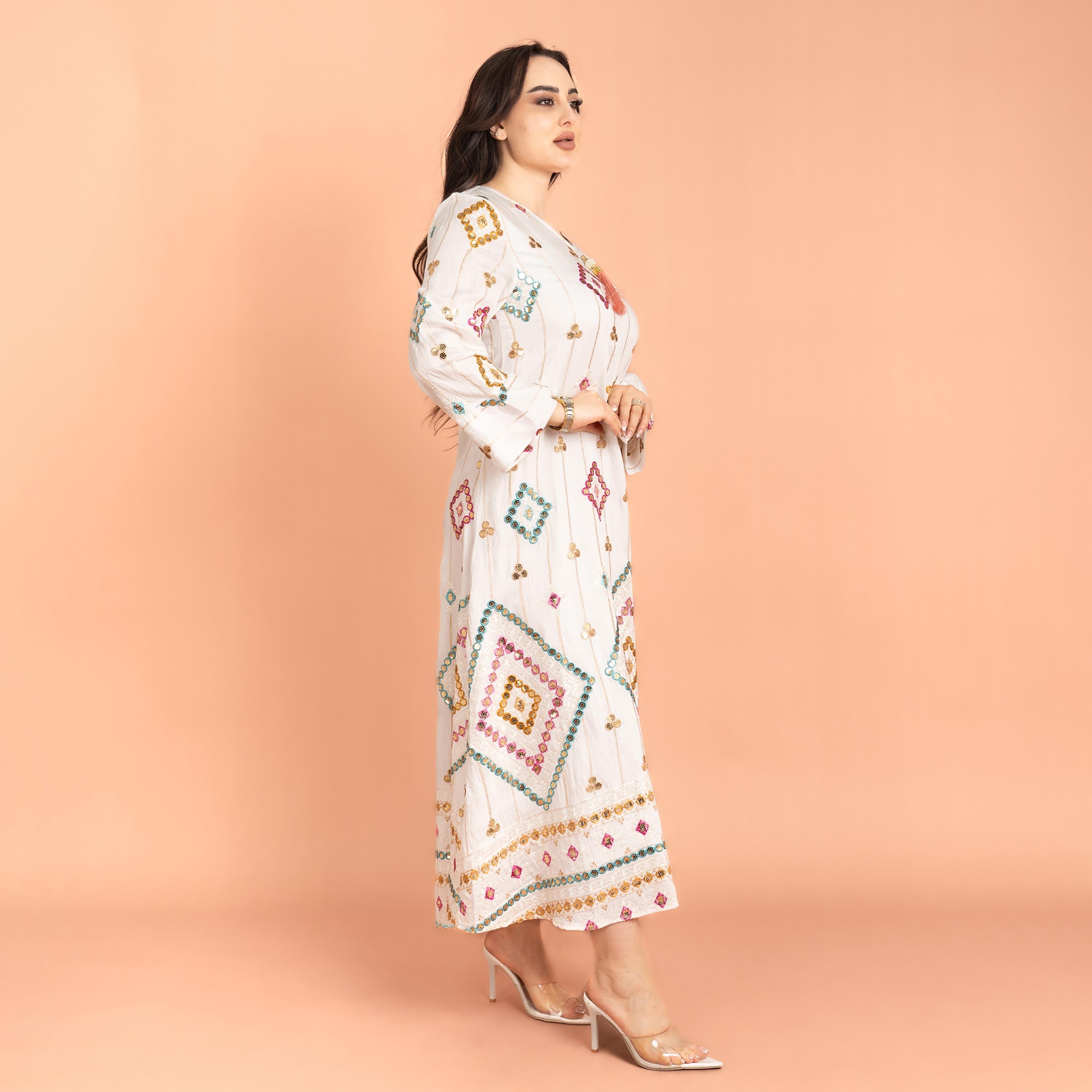 جلابية نسائية متألقة ومزينة بالترتر بتصميم هندسي من إيككسا-women-arabicclothing-jalabiyas-image-3