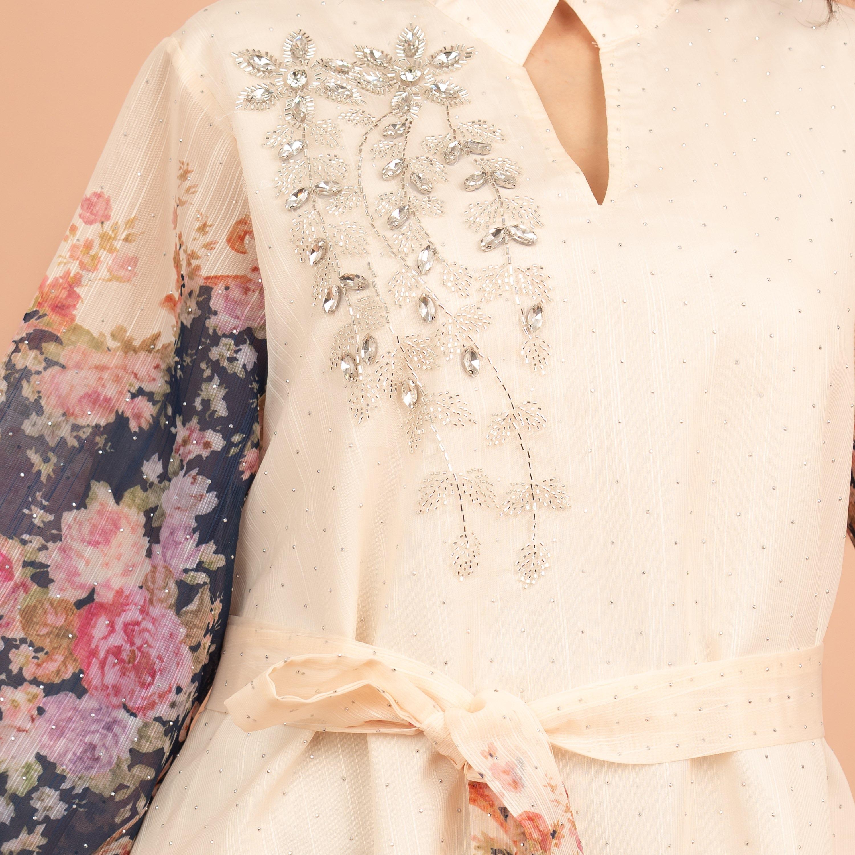 IKKXA جلابية نسائية احتفالية مزينة ومطرزة بالكريستال بياقة واقفة-women-arabicclothing-jalabiyas-image-2